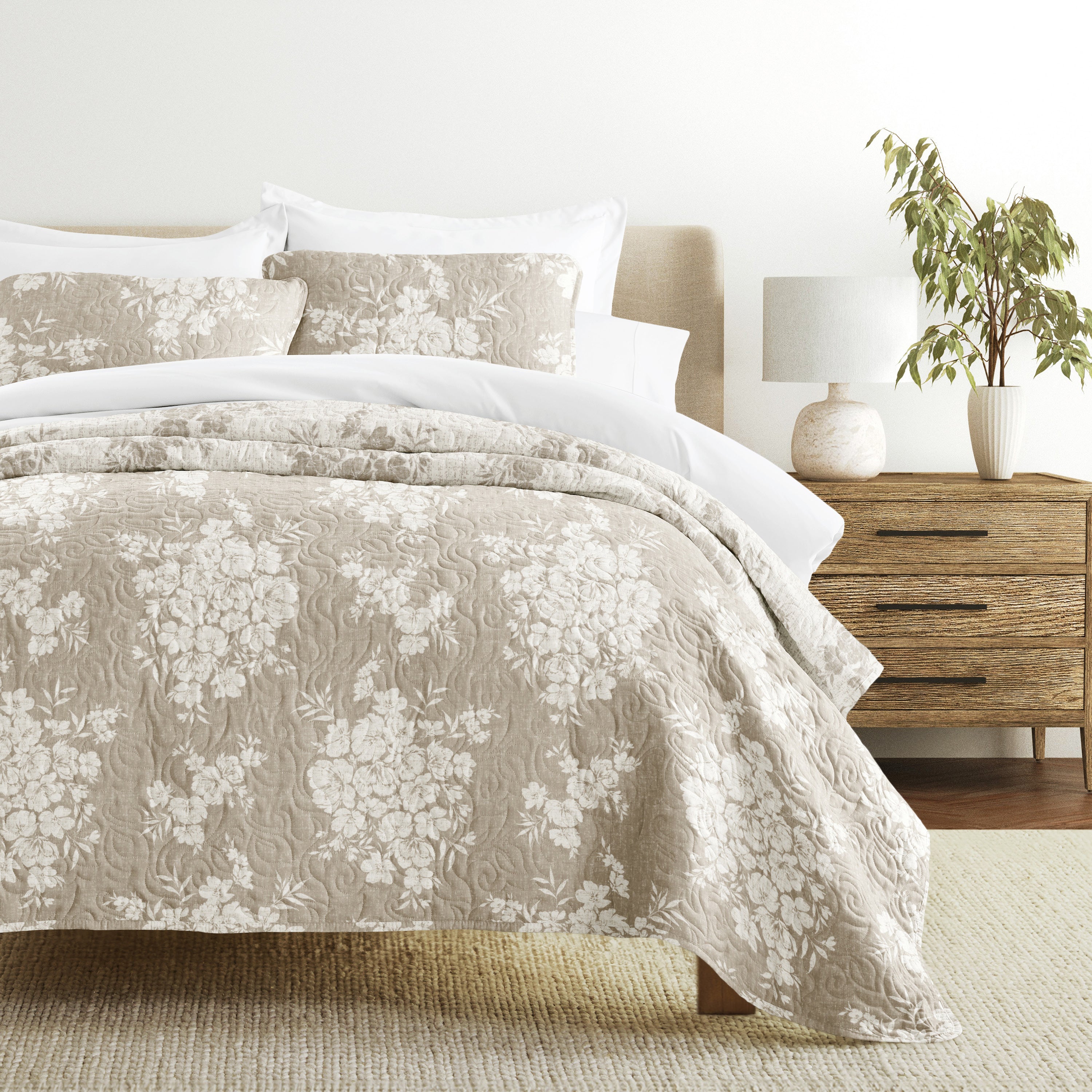 Distressed Bouquet Patterned Quilted Coverlet Set