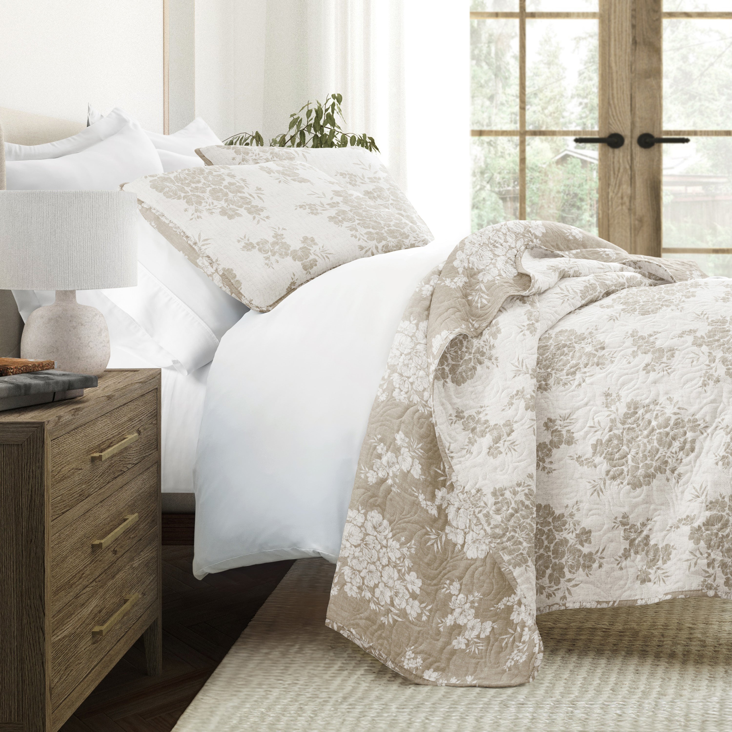 Distressed Bouquet Patterned Quilted Coverlet Set