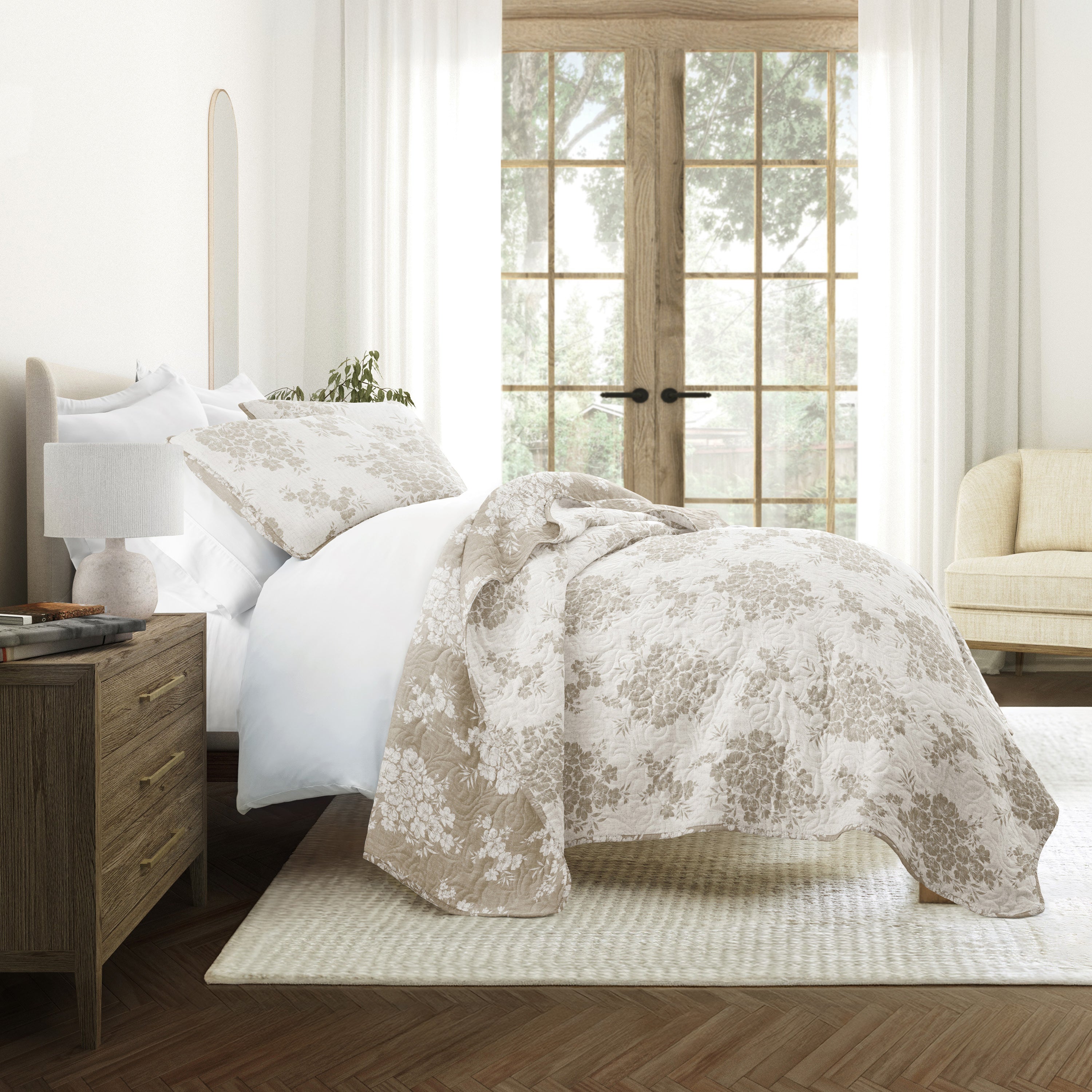 Distressed Bouquet Patterned Quilted Coverlet Set