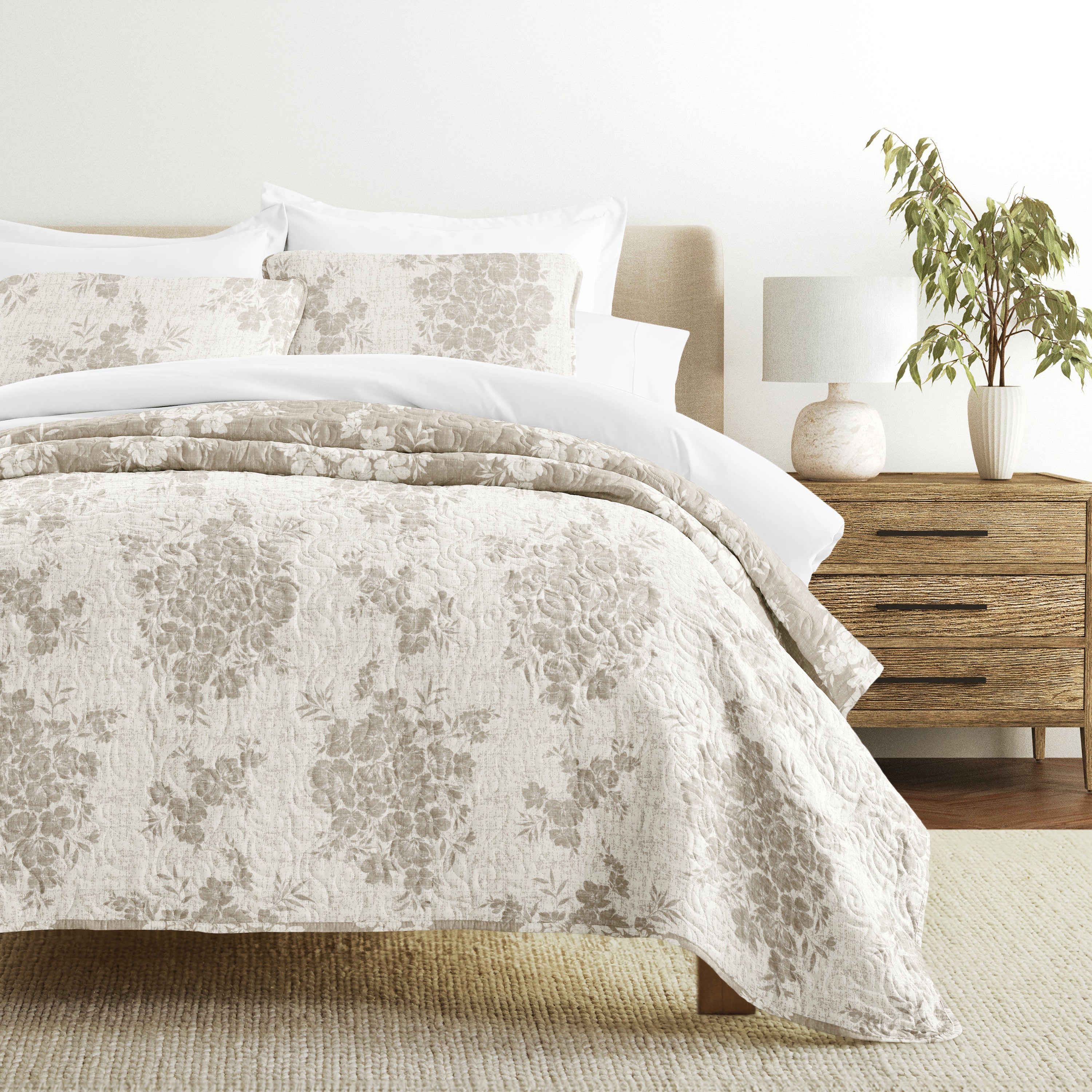 Distressed Bouquet Patterned Quilted Coverlet Set