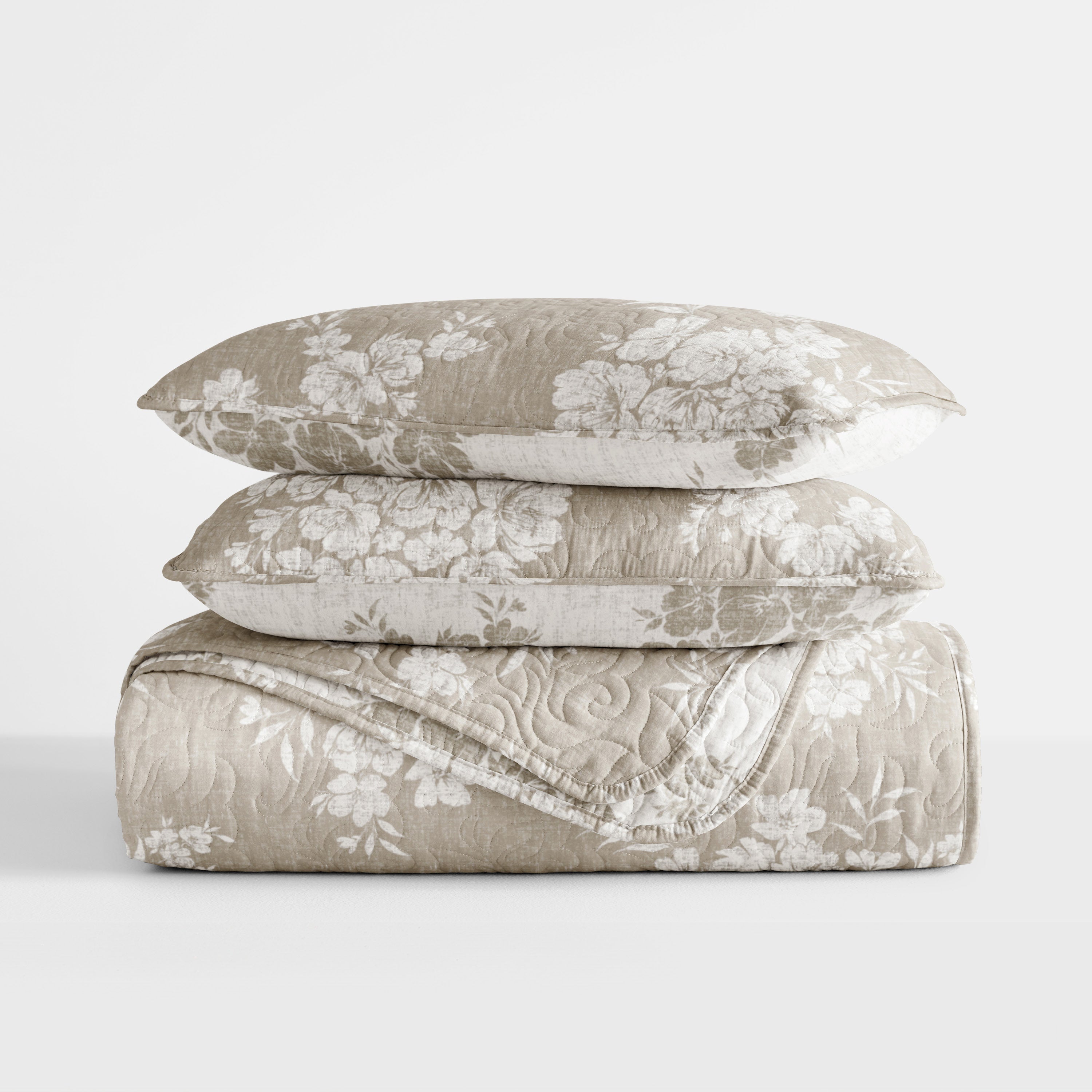 Distressed Bouquet Patterned Quilted Coverlet Set