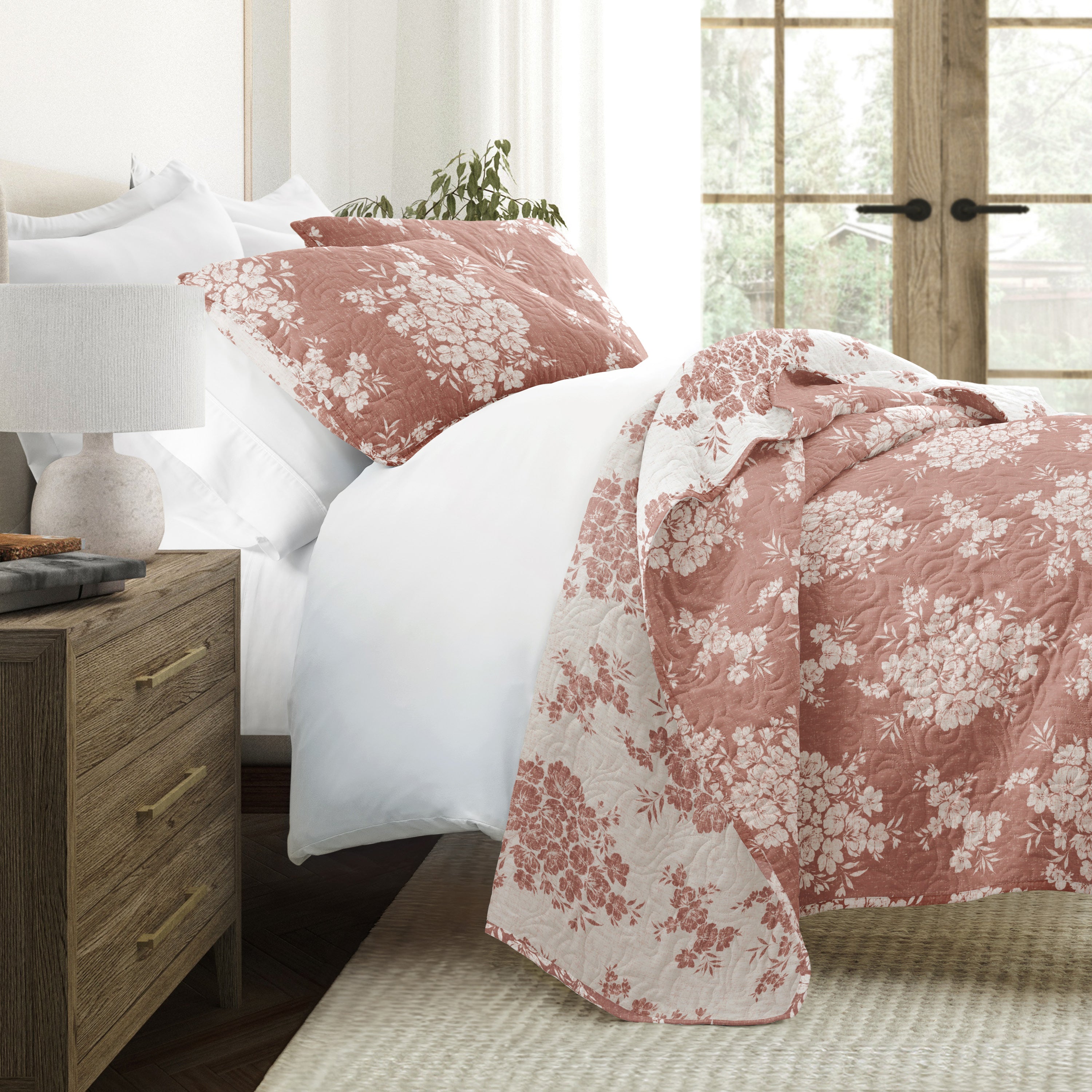Distressed Bouquet Patterned Quilted Coverlet Set