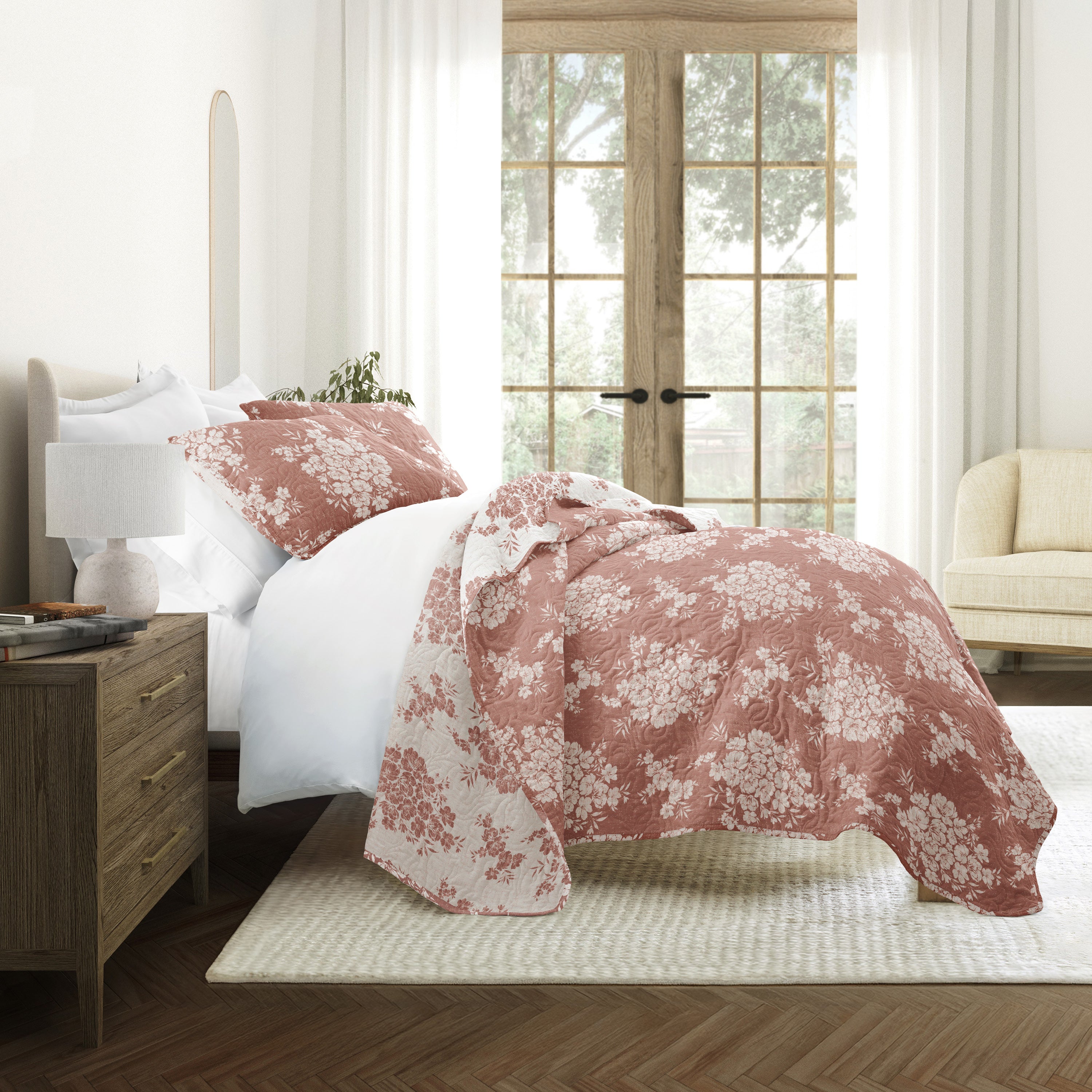 Distressed Bouquet Patterned Quilted Coverlet Set