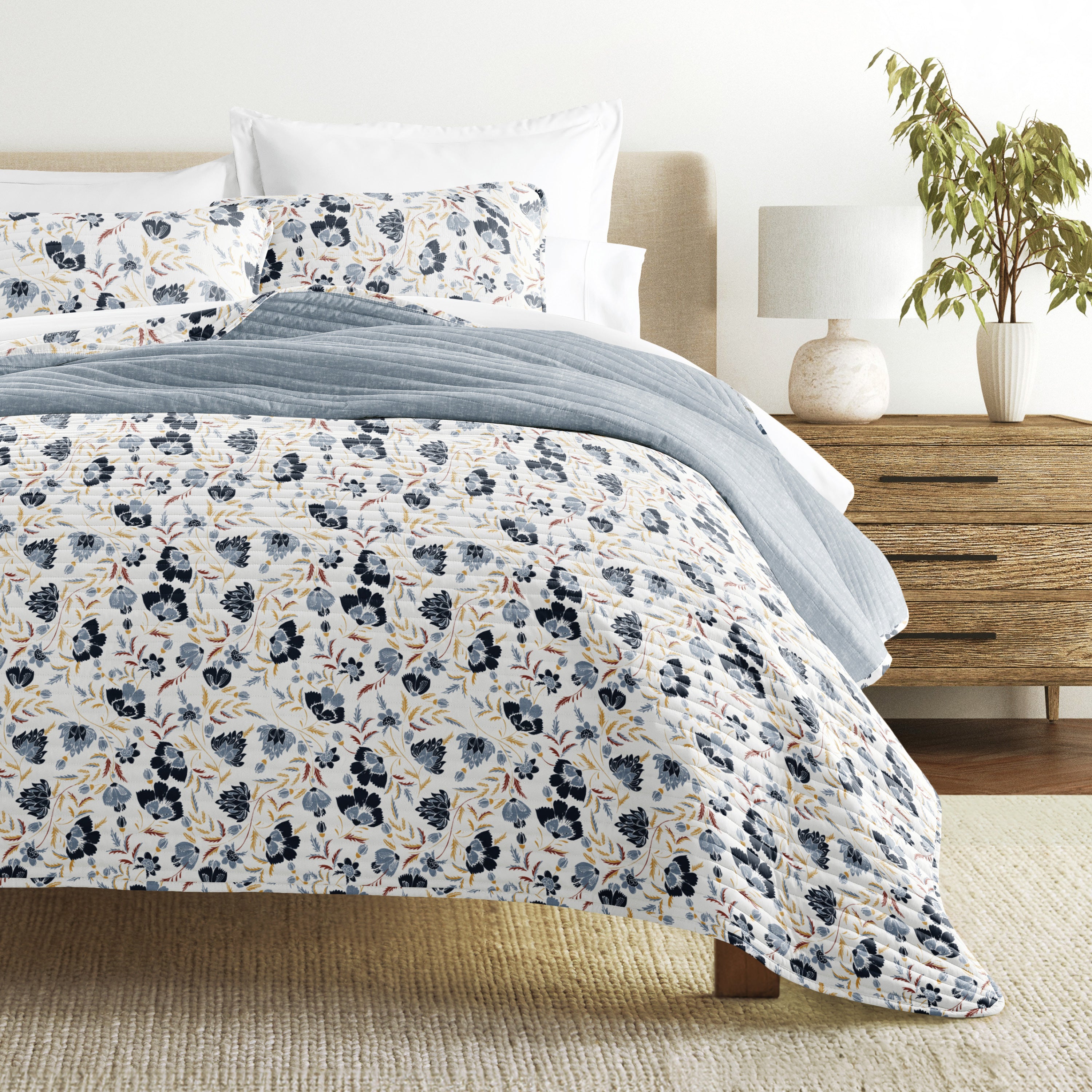 French Jacobean Patterned Quilted Coverlet Set