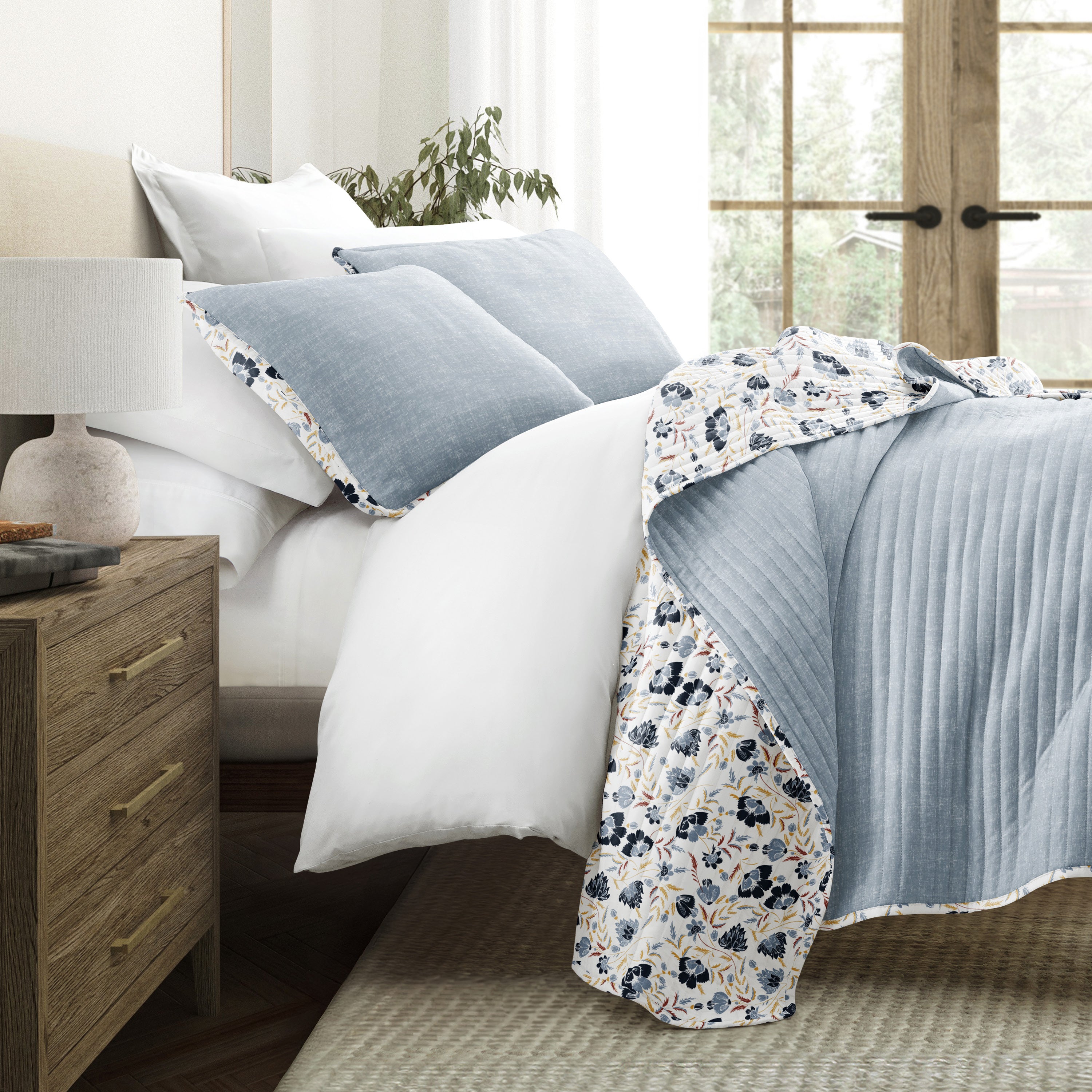 French Jacobean Patterned Quilted Coverlet Set