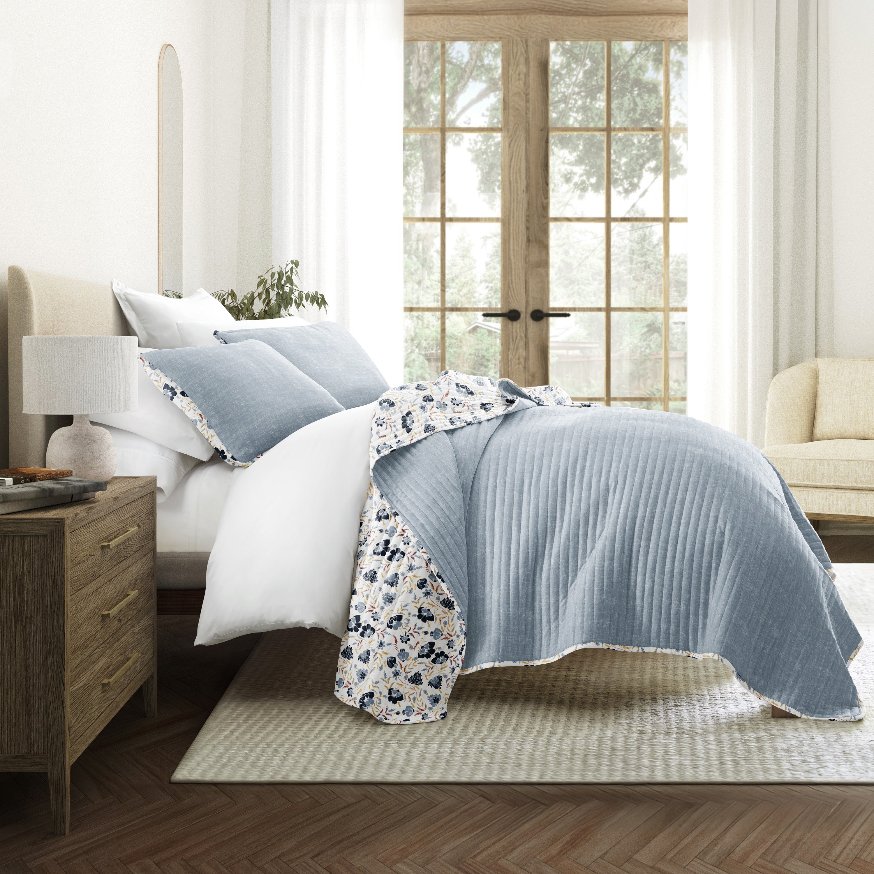 French Jacobean Patterned Quilted Coverlet Set