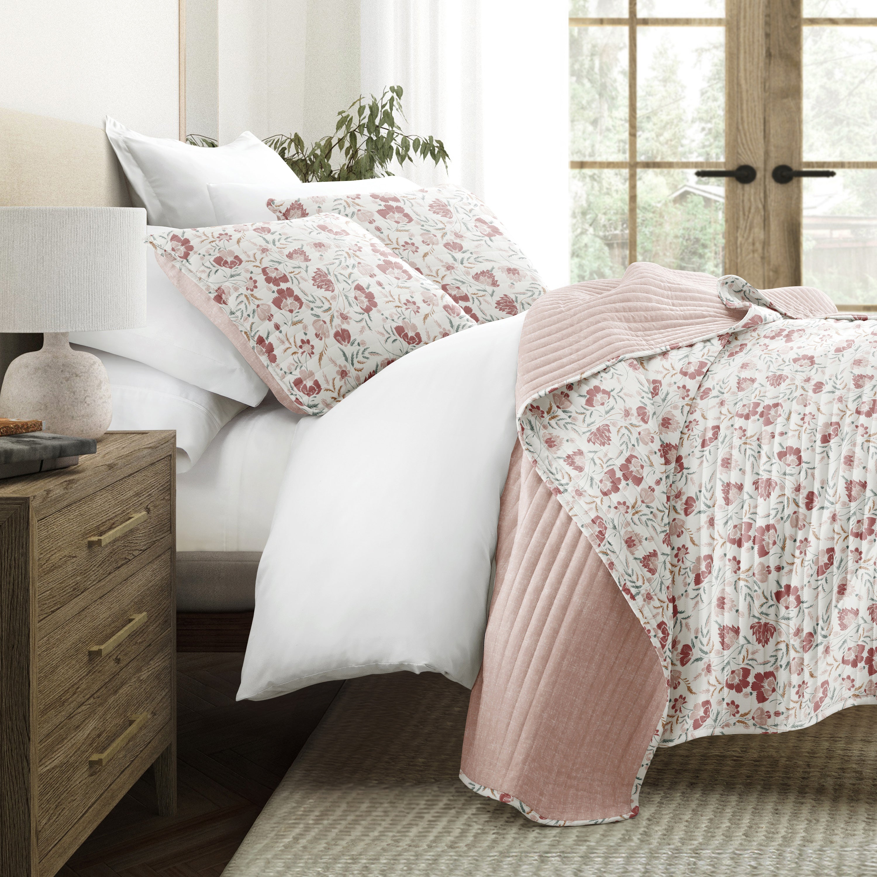 French Jacobean Patterned Quilted Coverlet Set