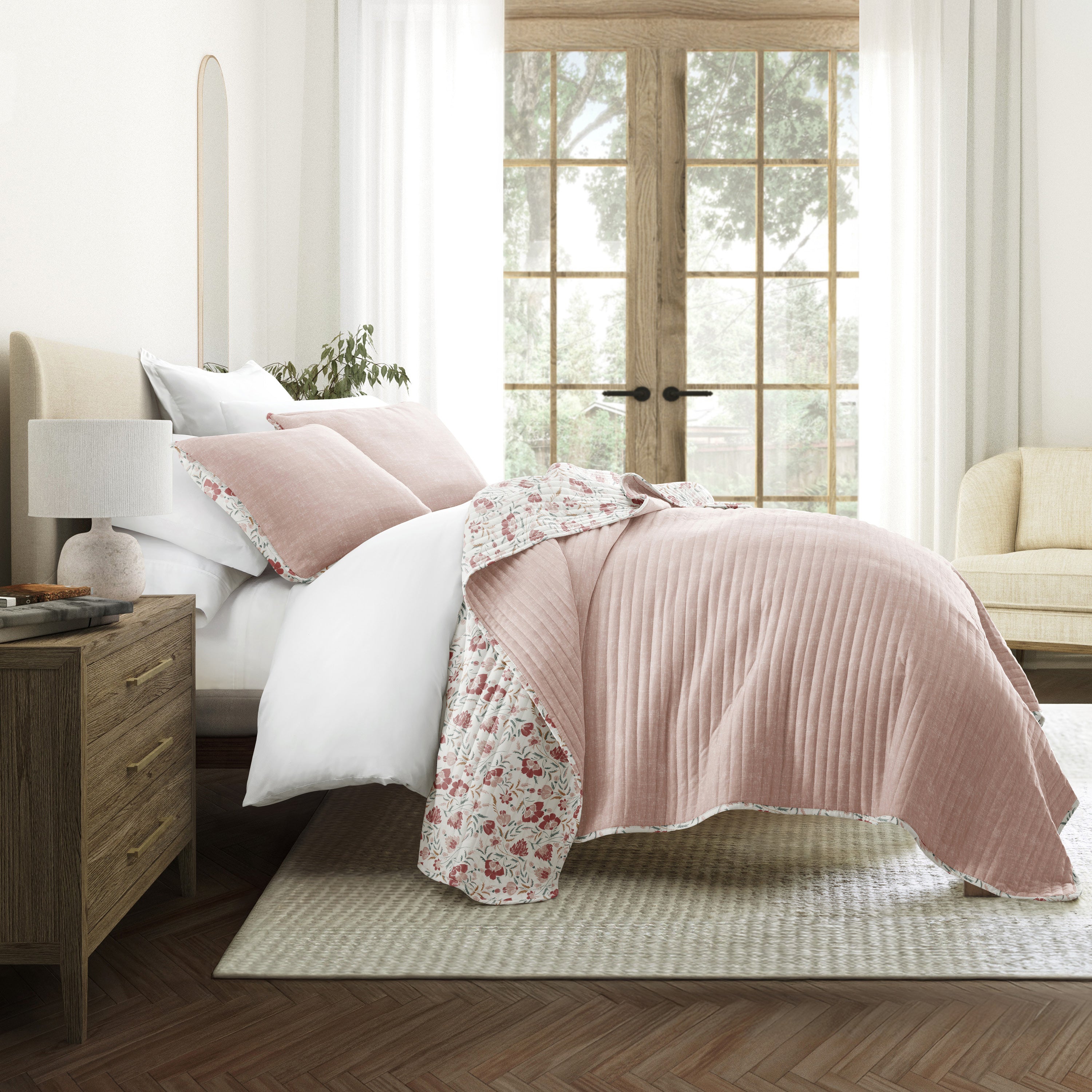 French Jacobean Patterned Quilted Coverlet Set