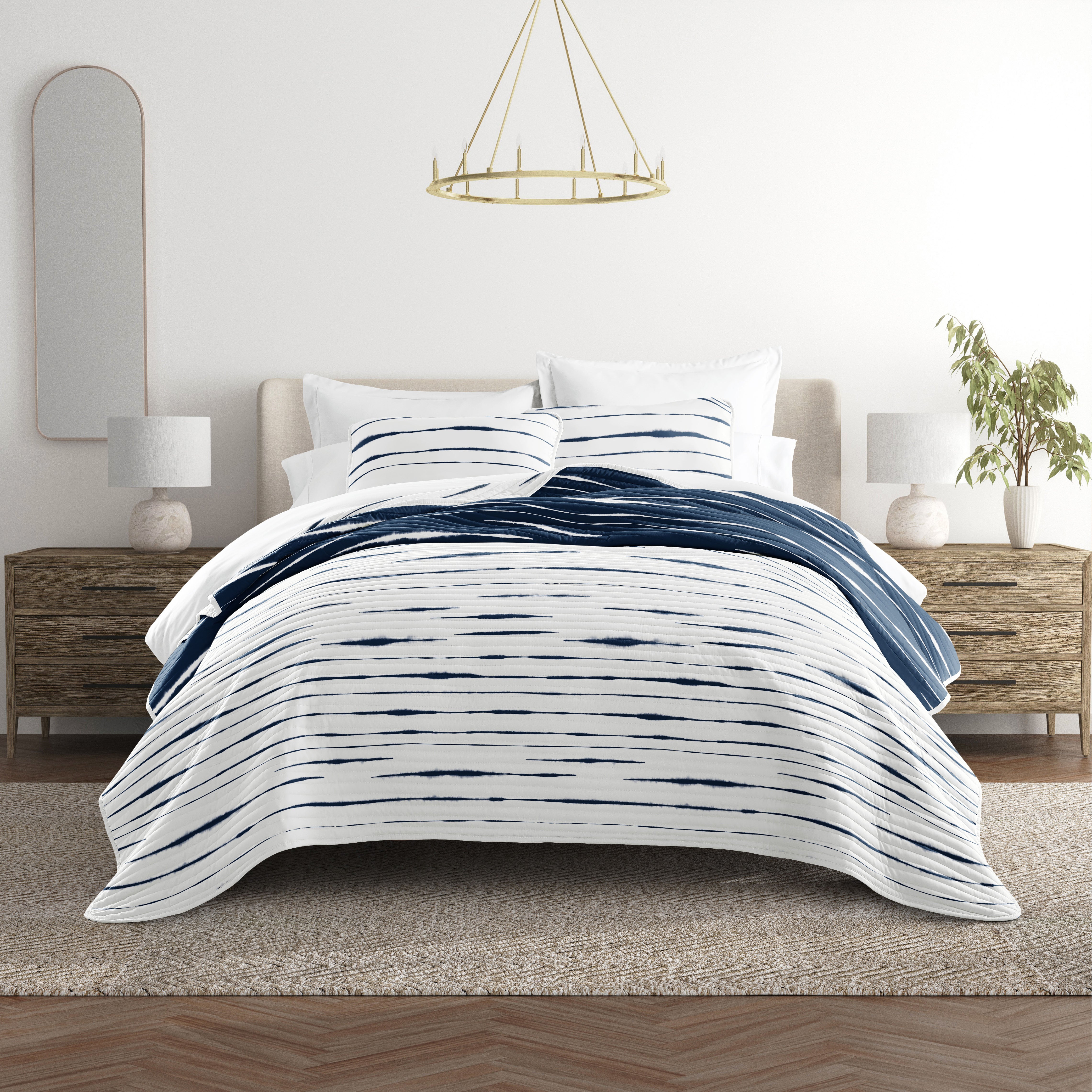 Horizon Patterned Reversible Quilted Coverlet Set