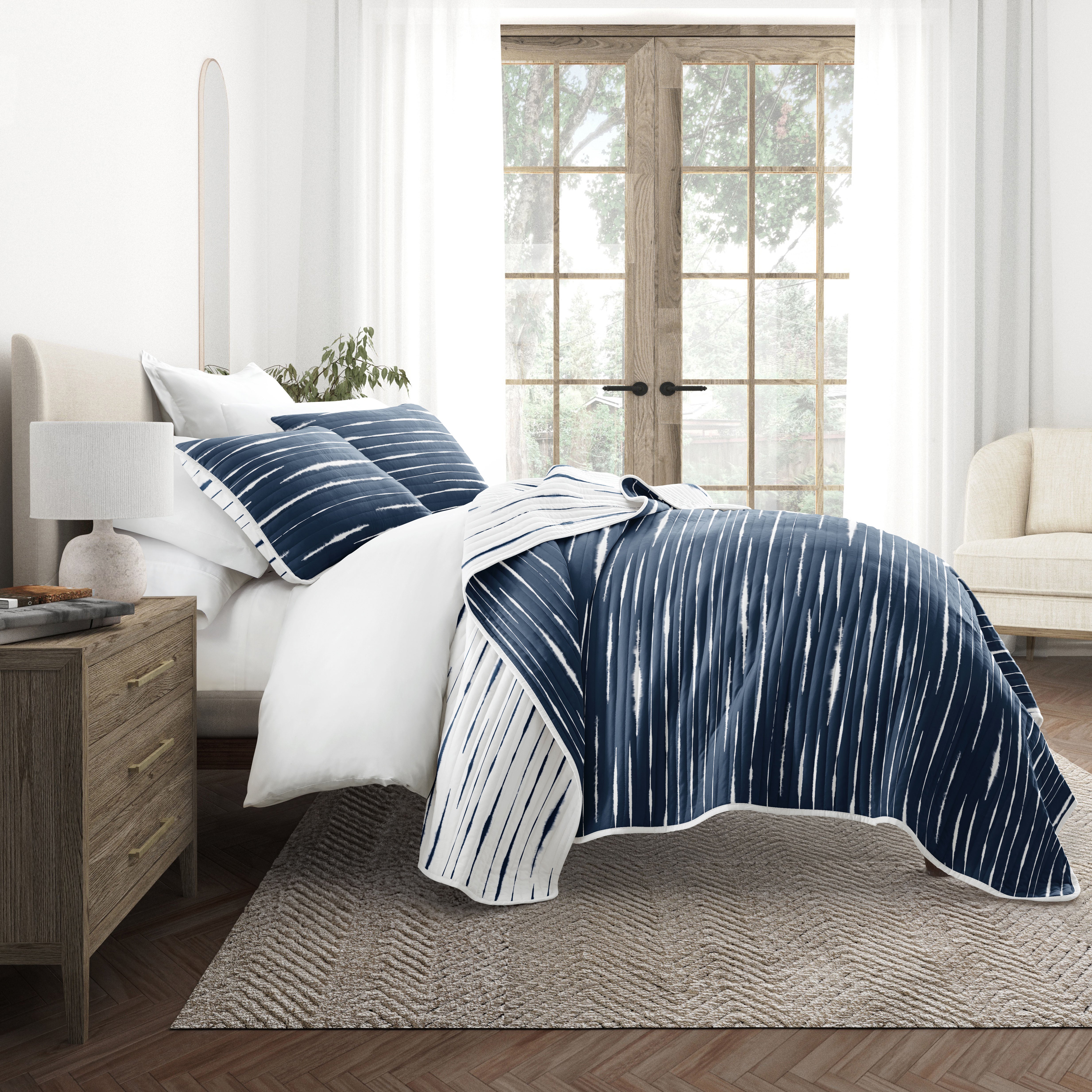 Horizon Patterned Reversible Quilted Coverlet Set