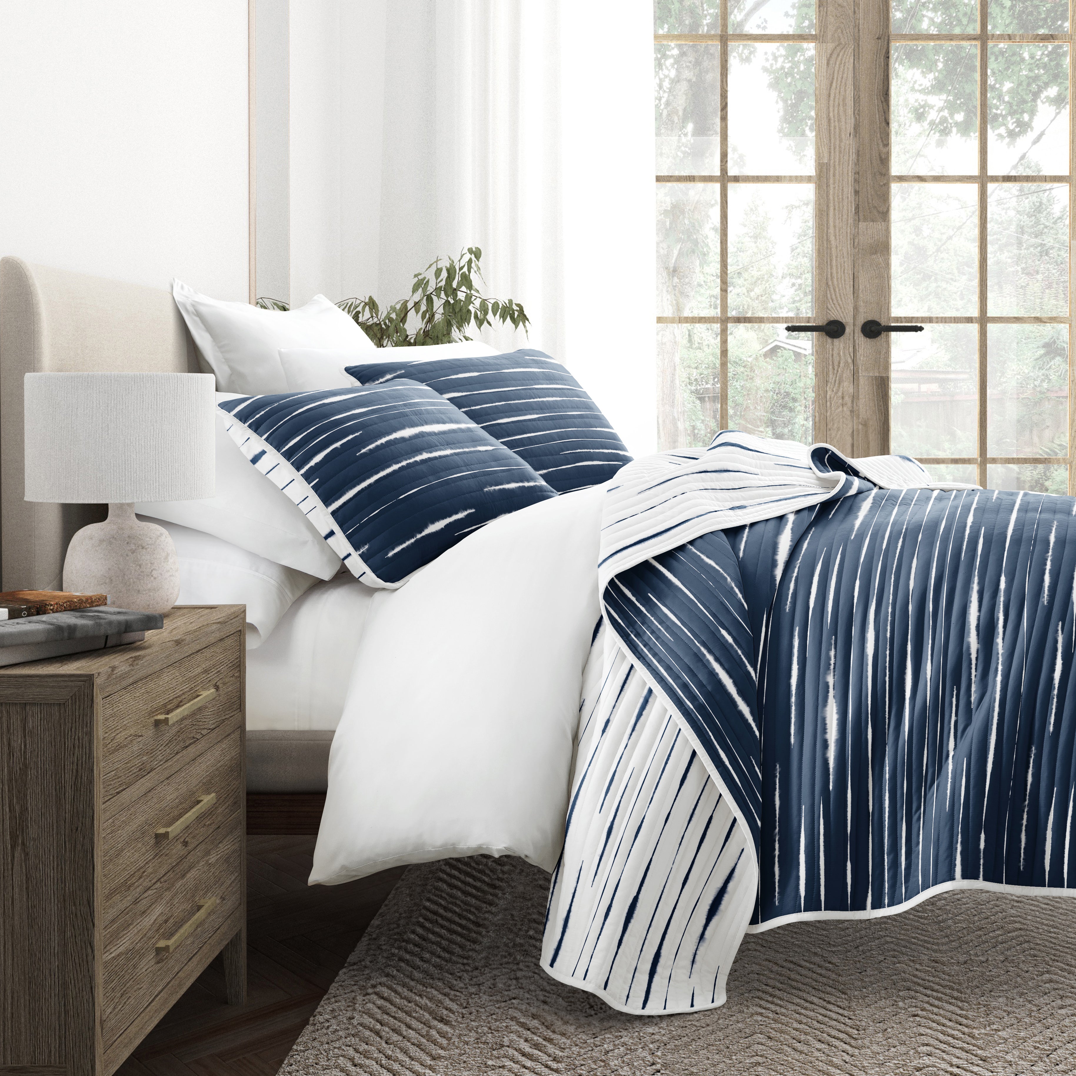 Horizon Patterned Reversible Quilted Coverlet Set