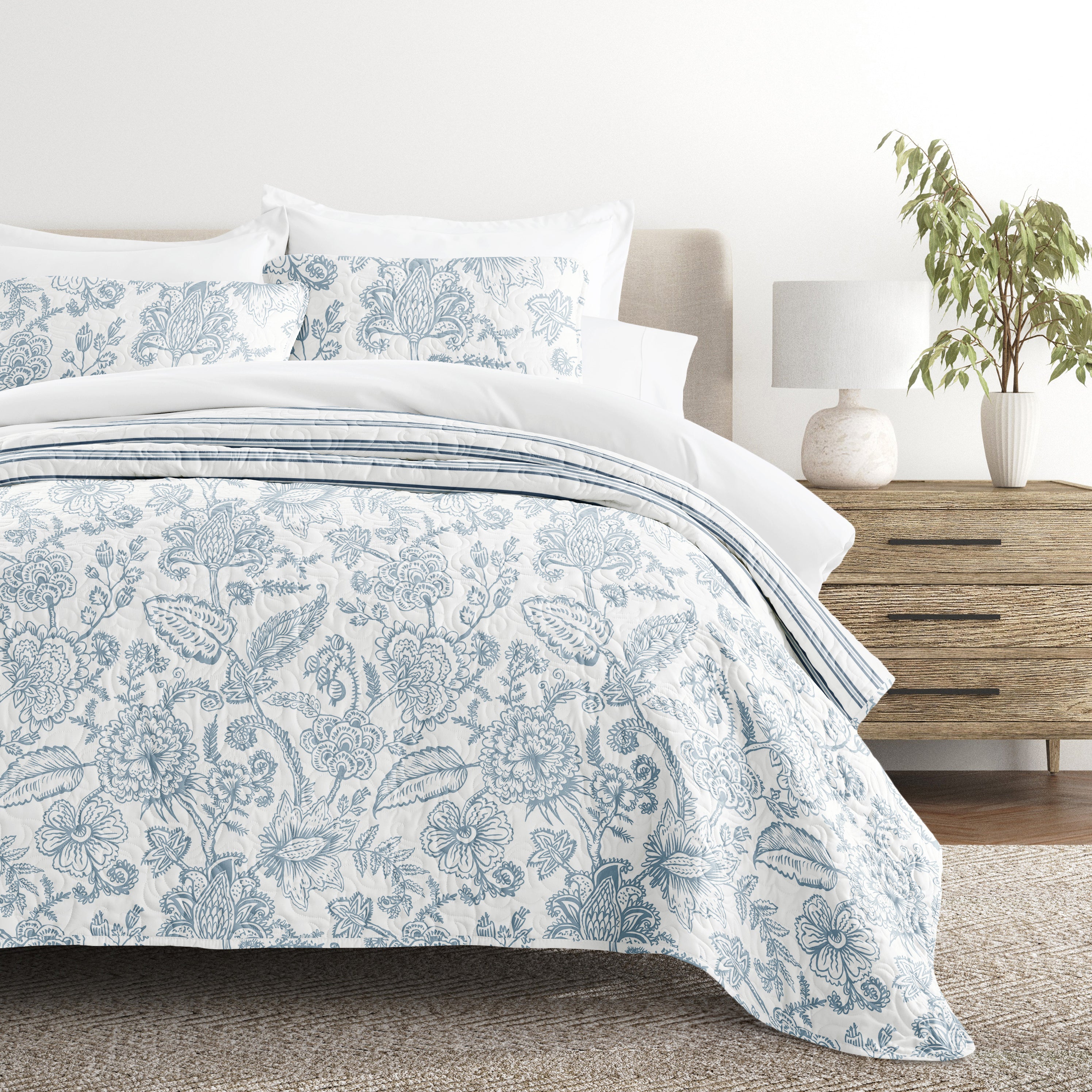 Jacobean Patterned Reversible Quilted Coverlet Set