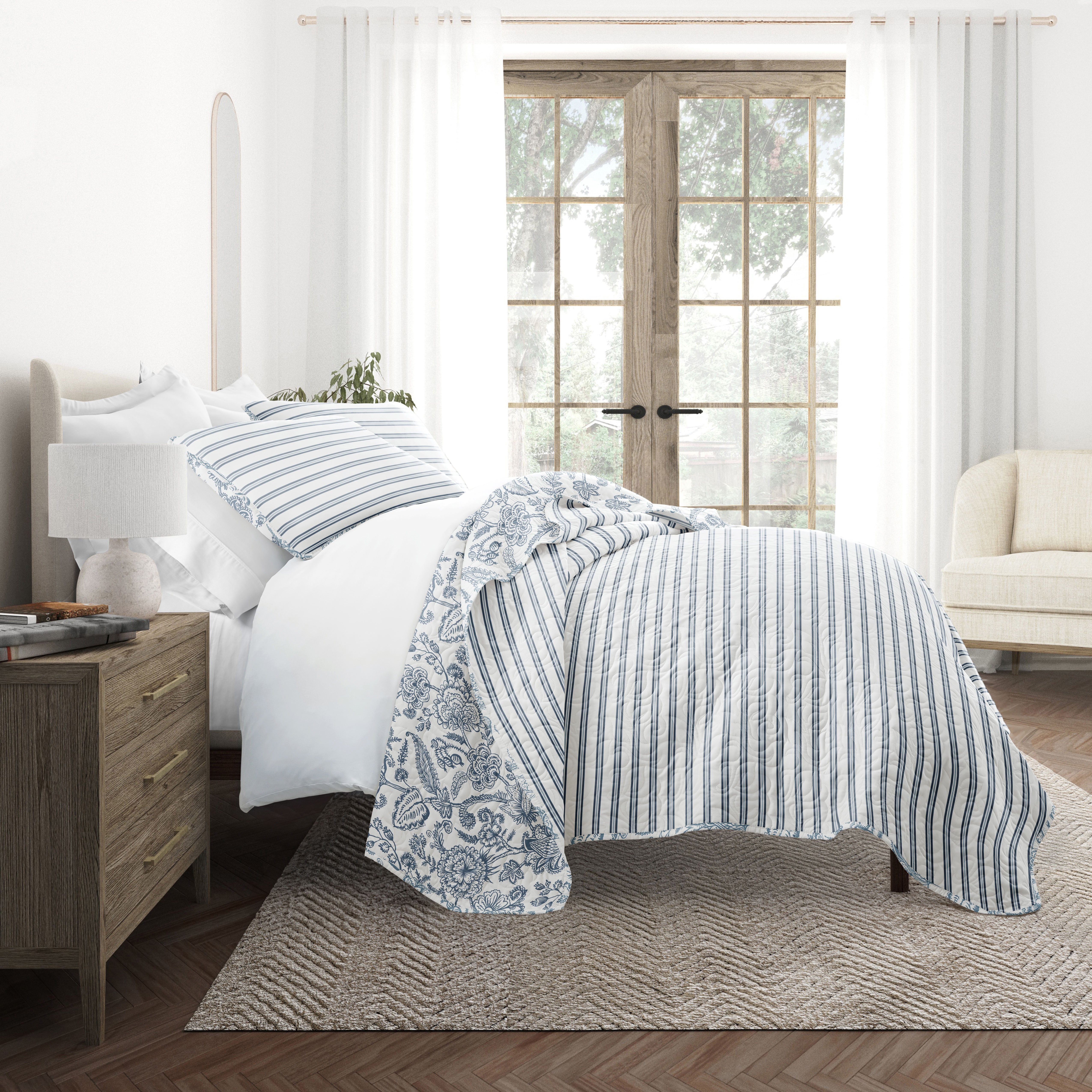 Jacobean Patterned Reversible Quilted Coverlet Set