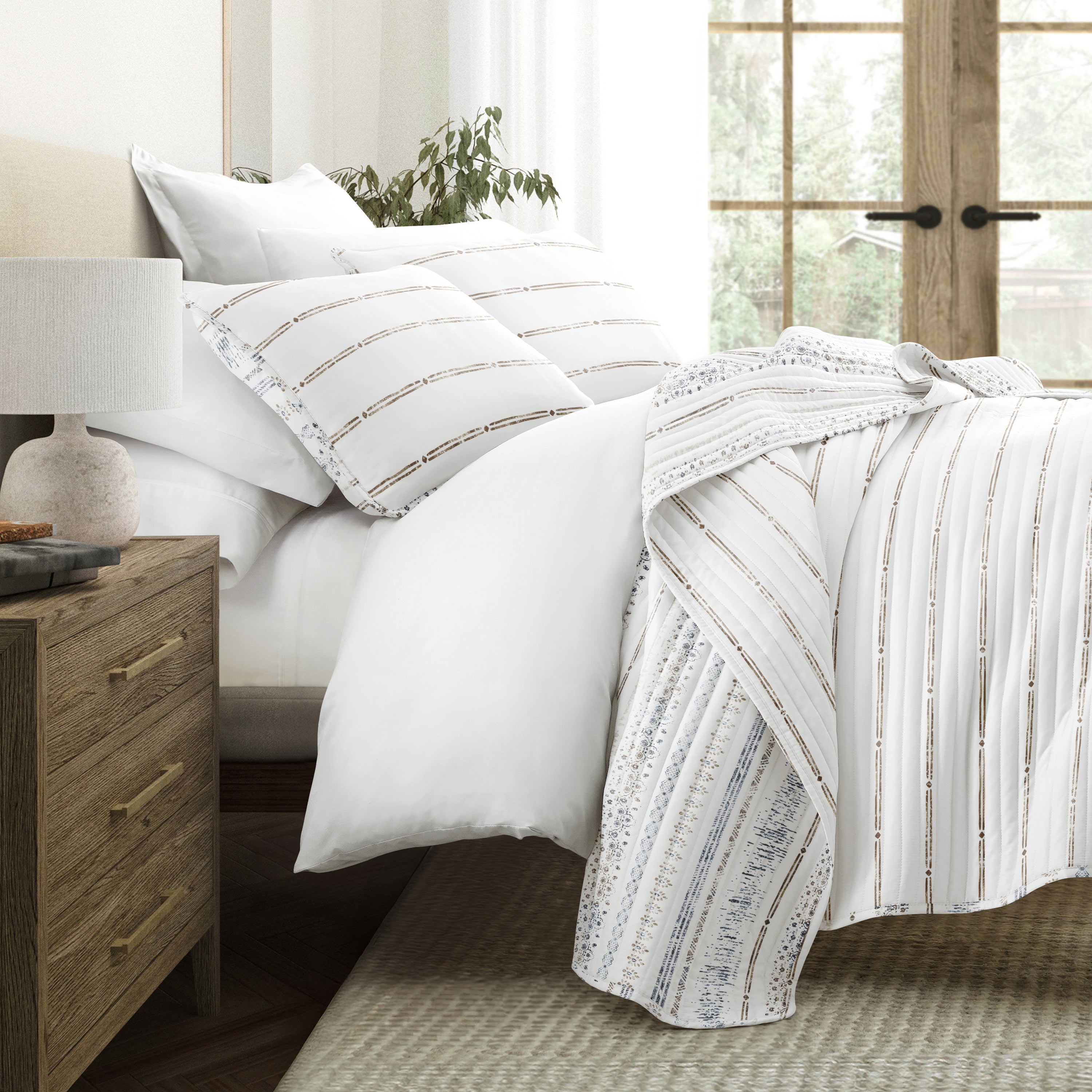Relic Stripe Patterned Quilted Coverlet Set