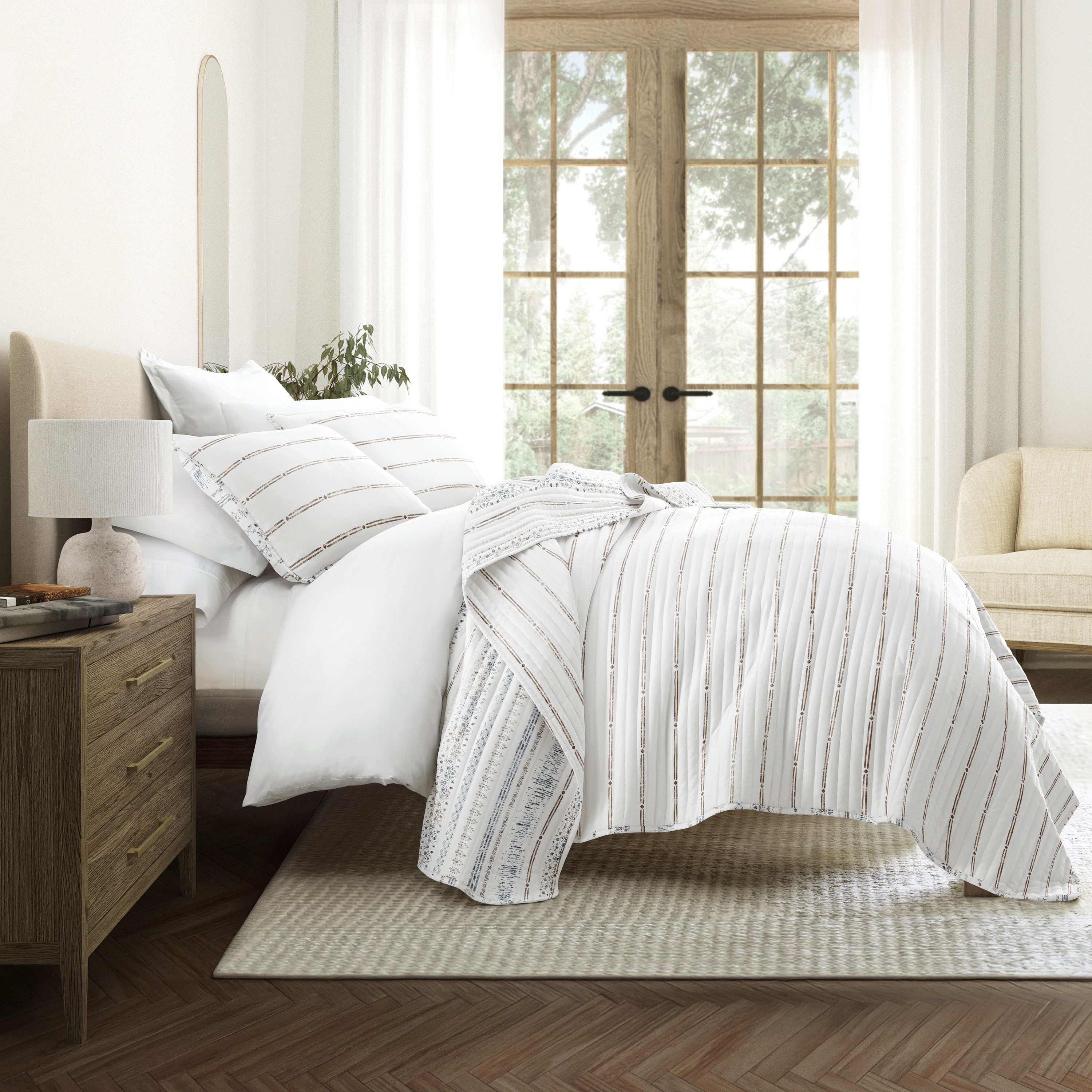 Relic Stripe Patterned Quilted Coverlet Set