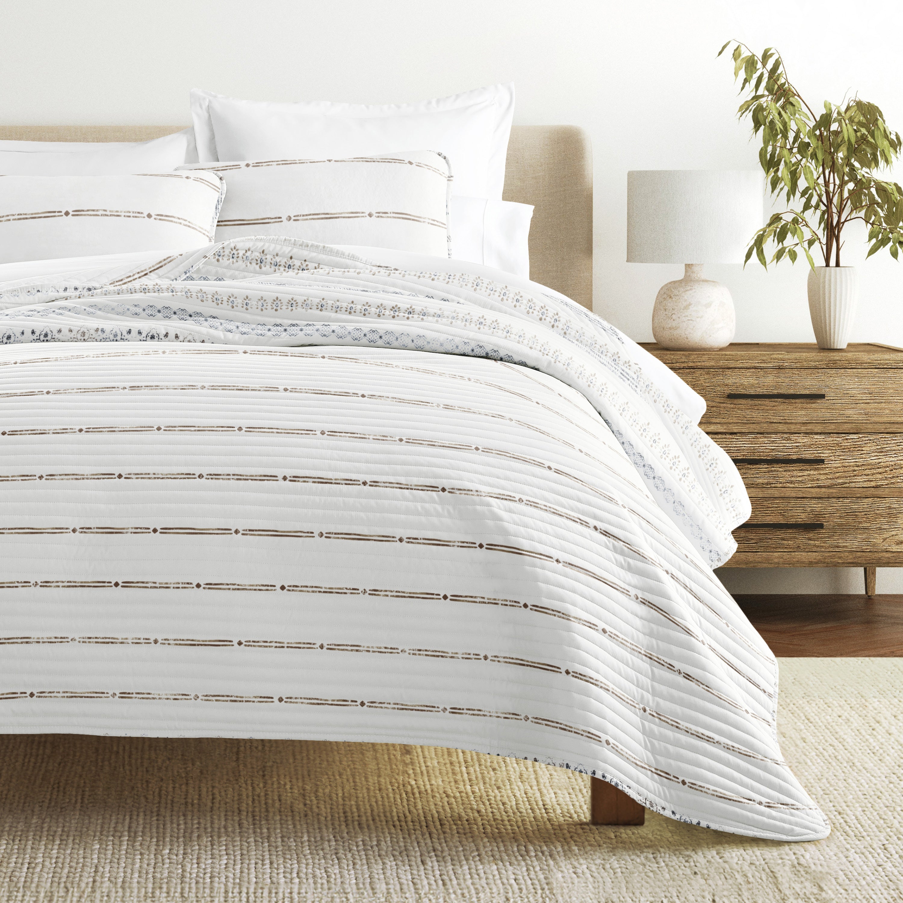 Relic Stripe Patterned Quilted Coverlet Set