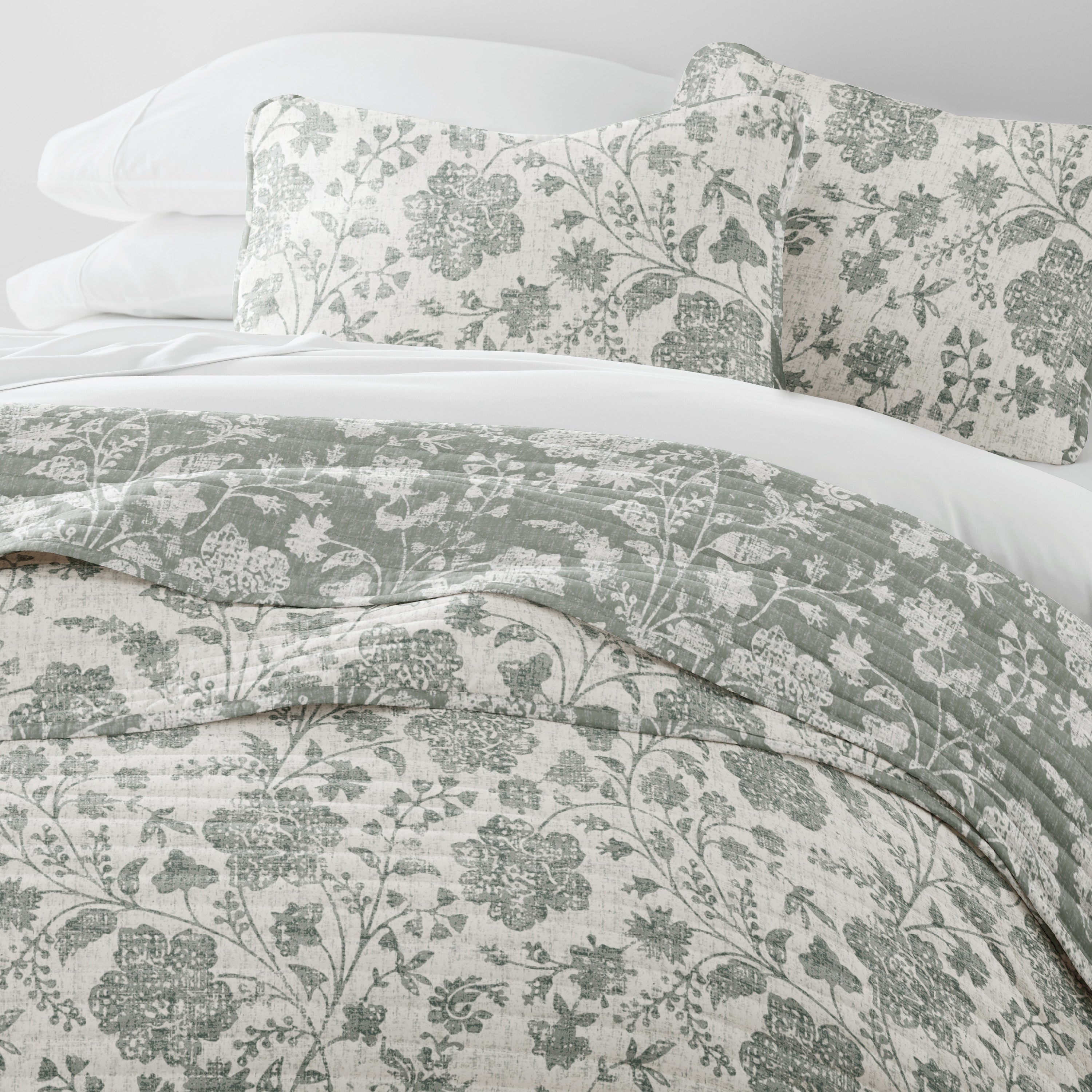 Textured Floral Patterned Quilted Coverlet Set
