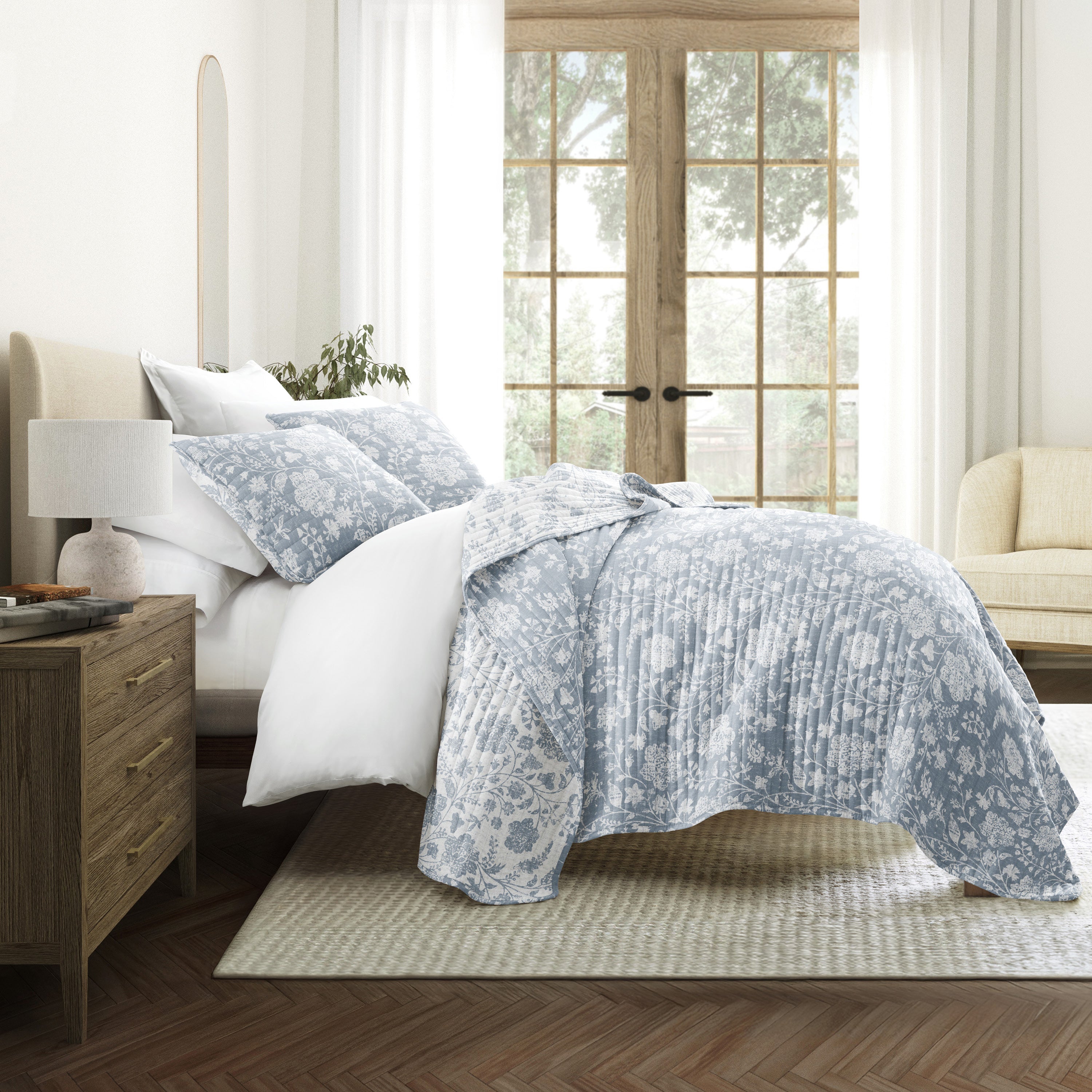 Textured Floral Patterned Quilted Coverlet Set