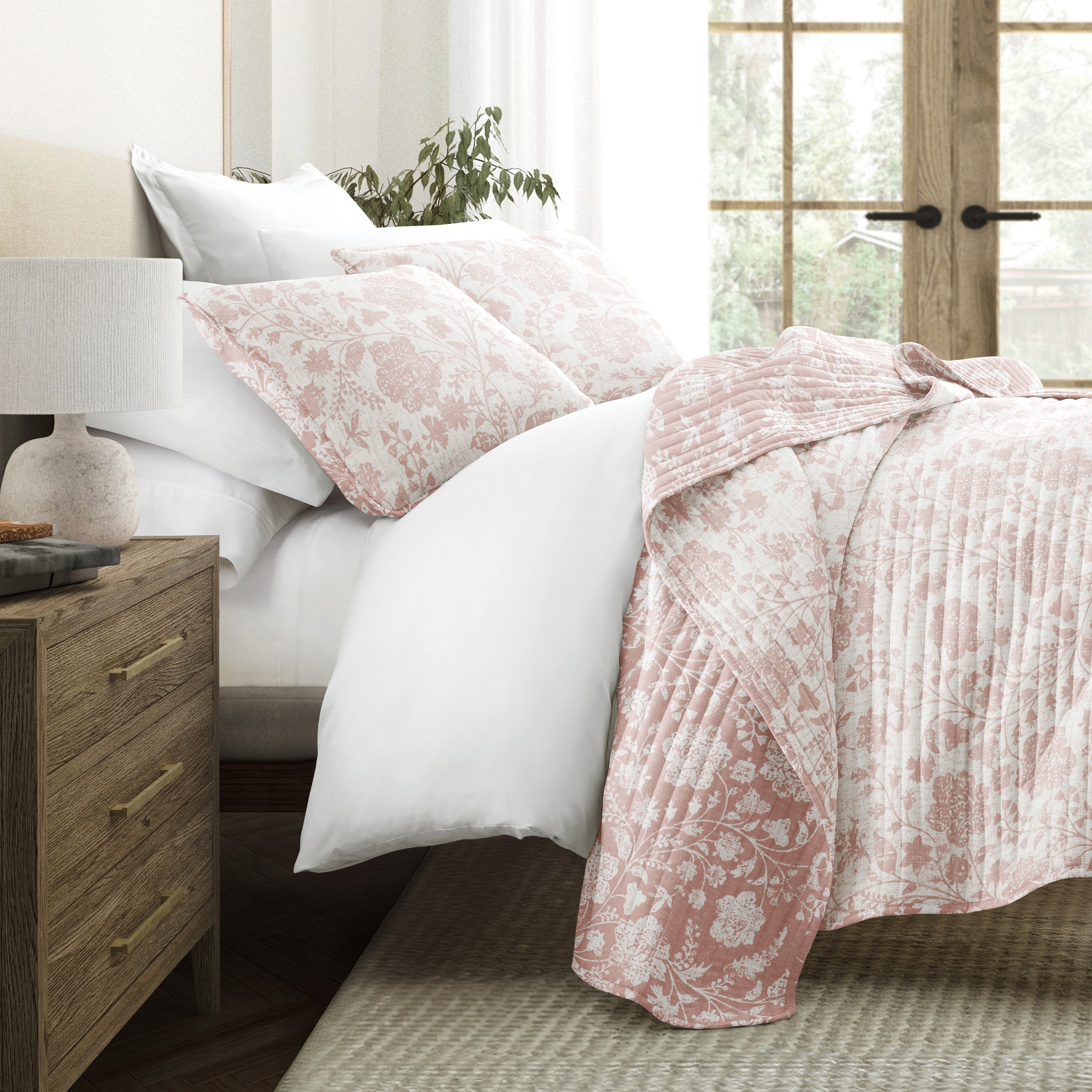 Textured Floral Patterned Quilted Coverlet Set