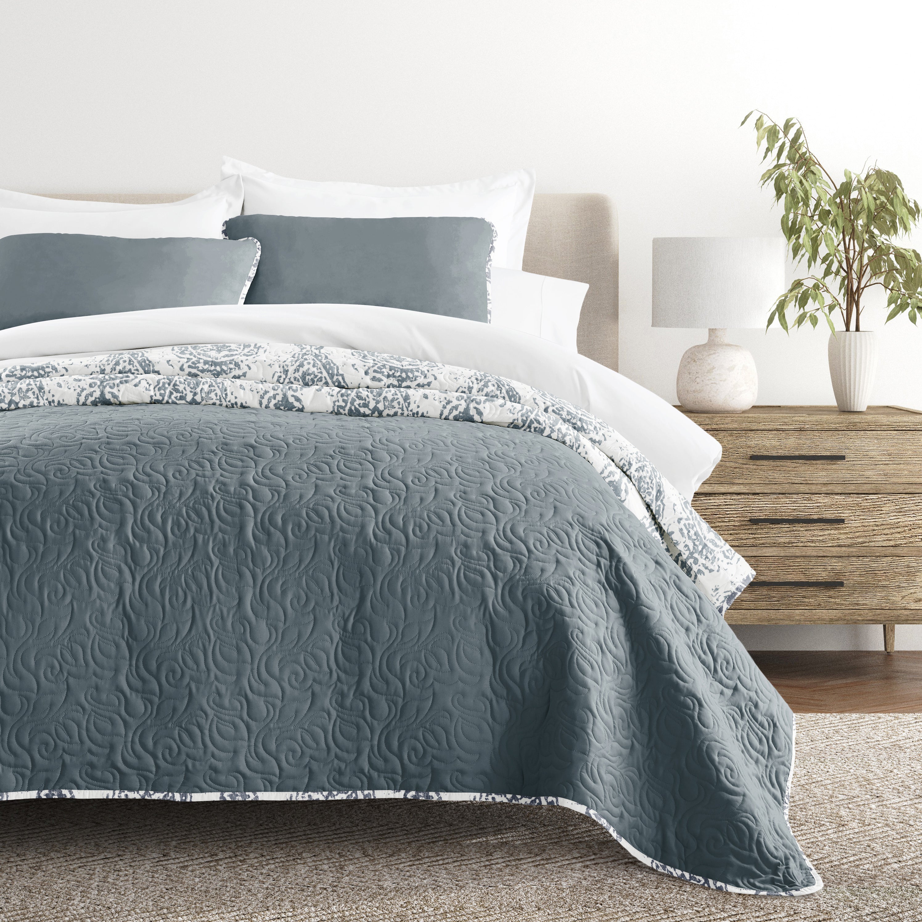 Classic Damask Patterned Reversible Quilted Coverlet Set