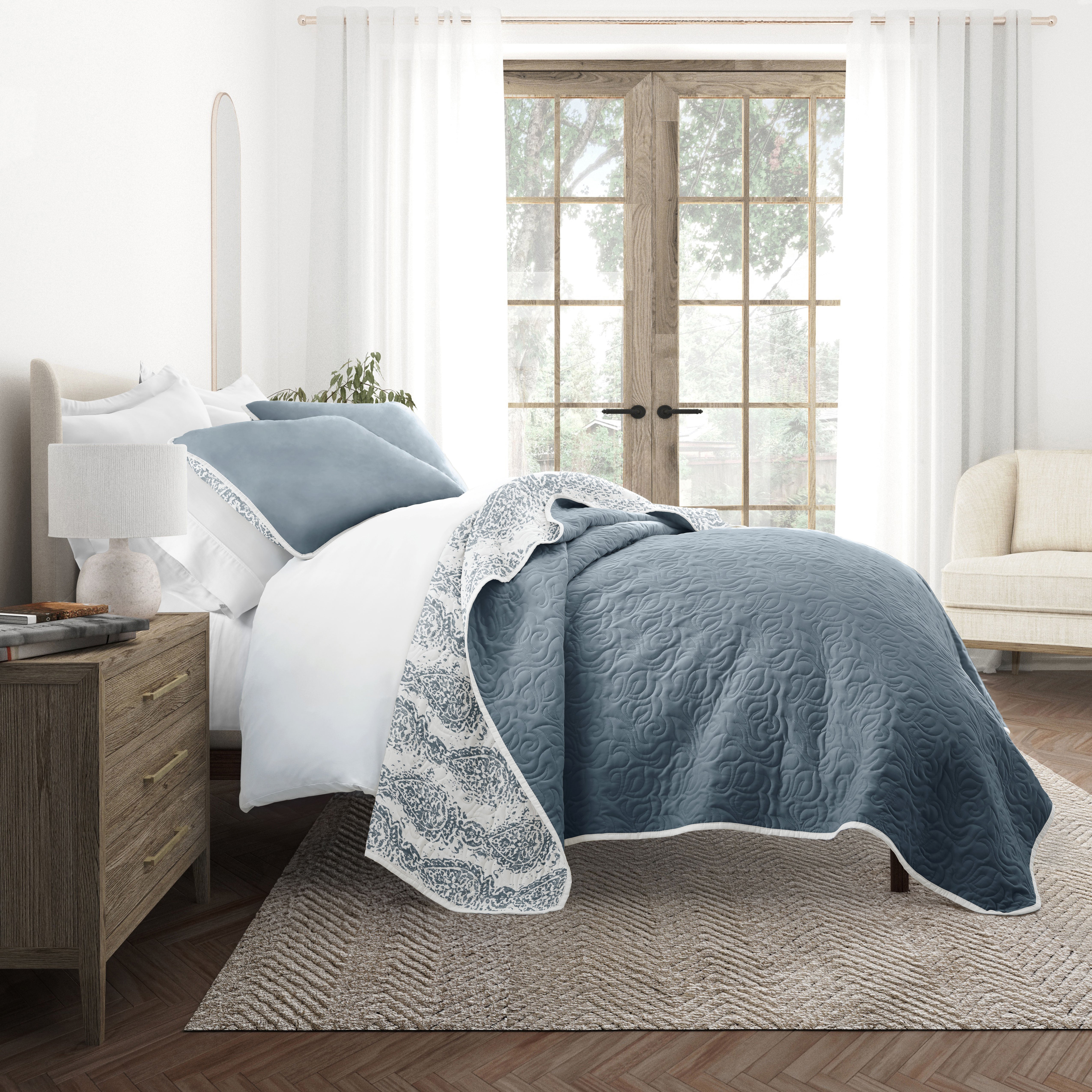 Classic Damask Patterned Reversible Quilted Coverlet Set