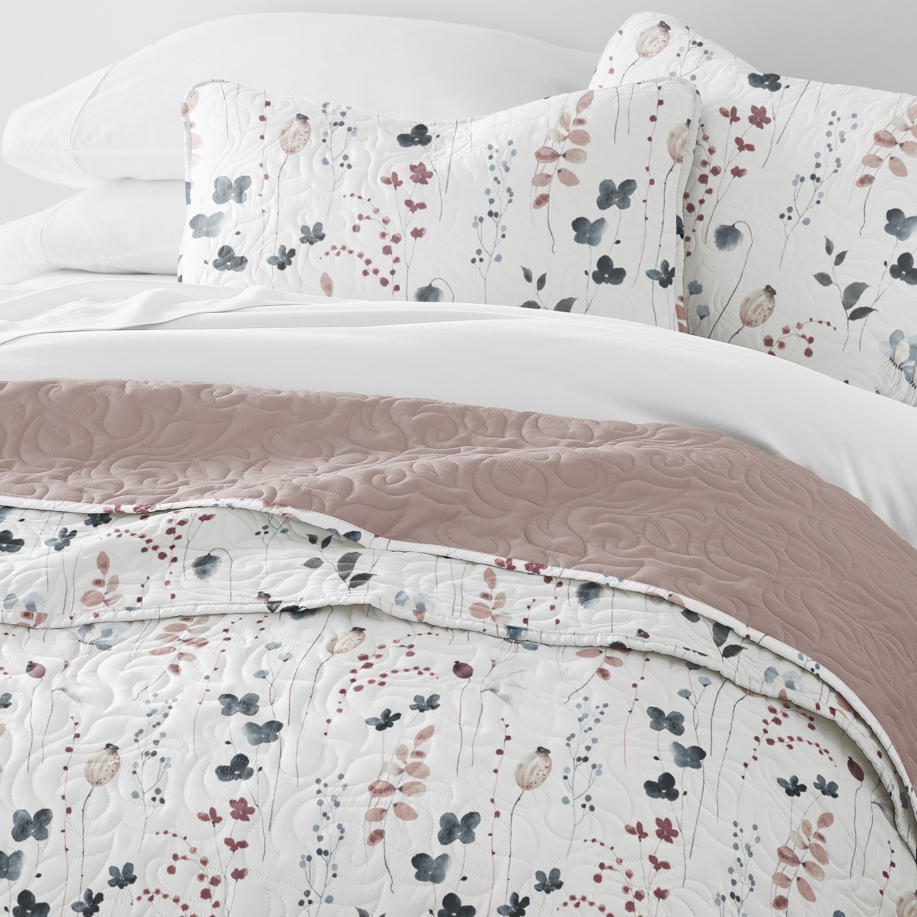 Poppy Bloom Patterned Quilted Coverlet Set