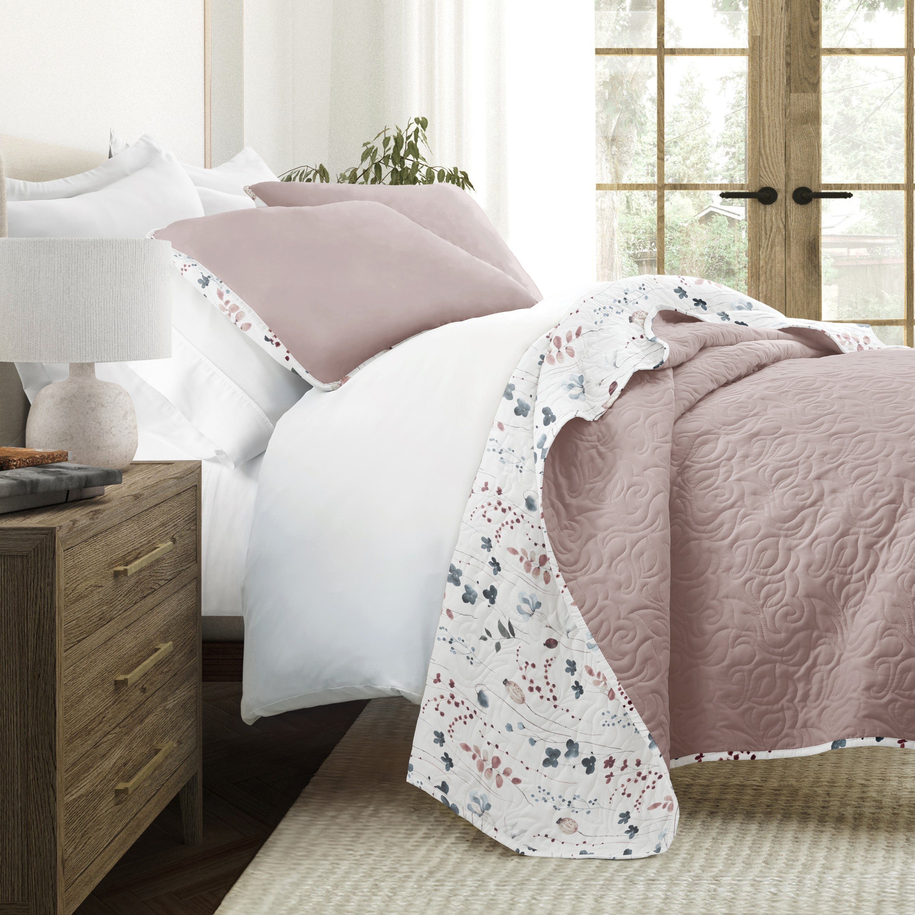 Poppy Bloom Patterned Quilted Coverlet Set