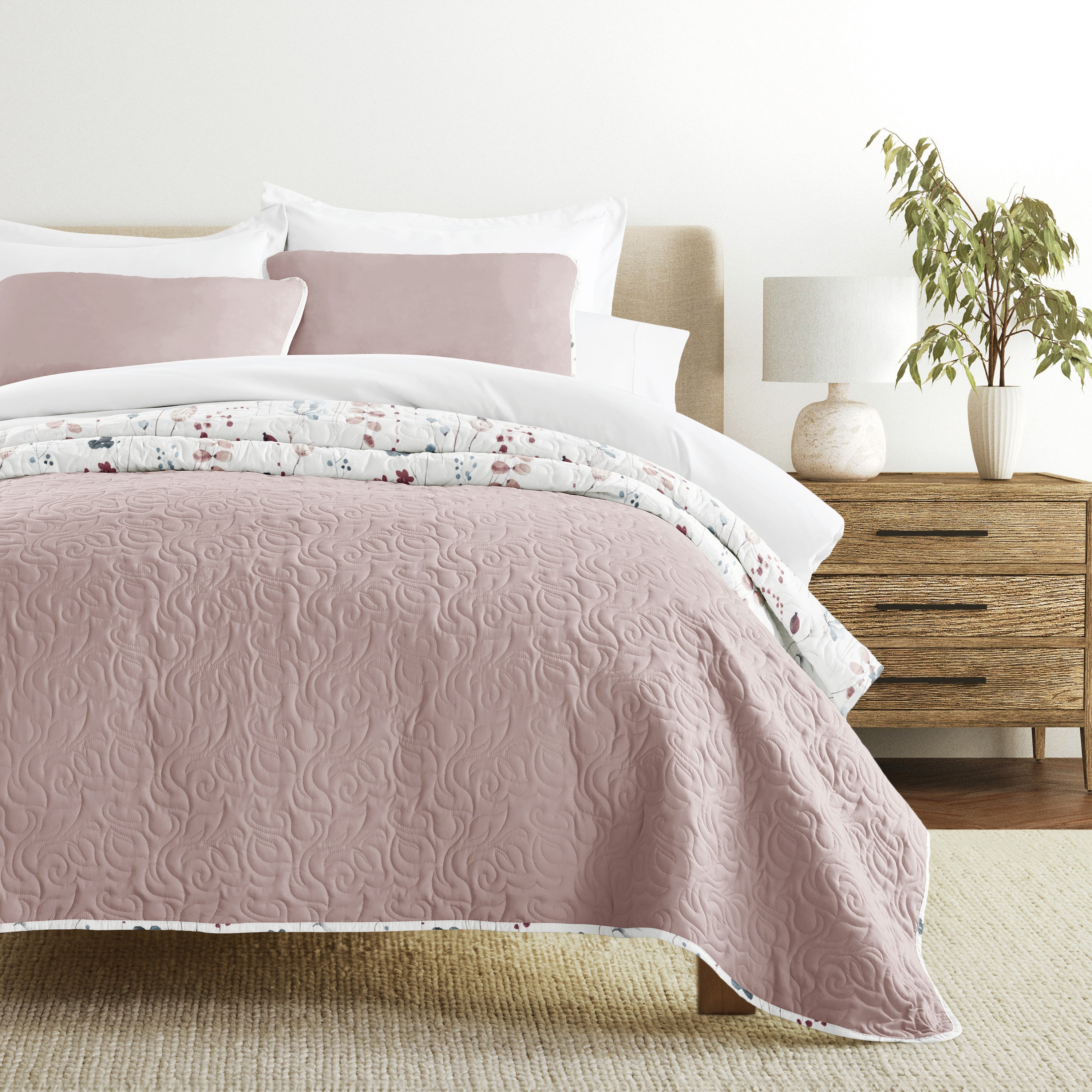 Poppy Bloom Patterned Quilted Coverlet Set