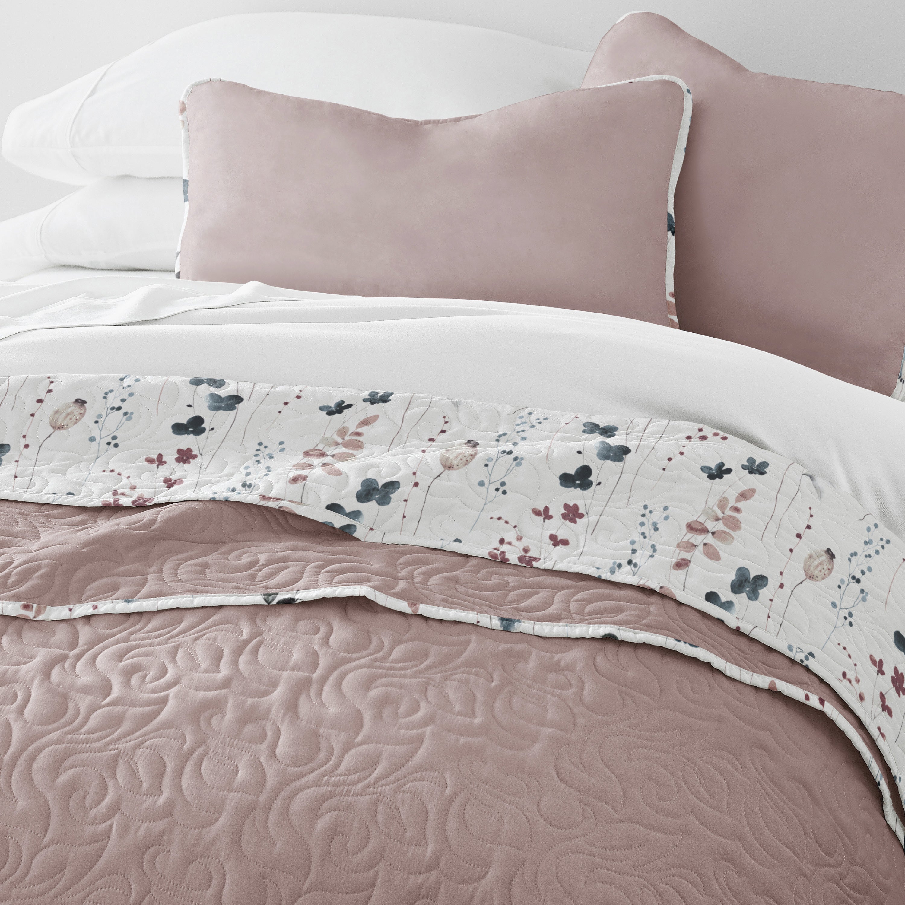 Poppy Bloom Patterned Quilted Coverlet Set