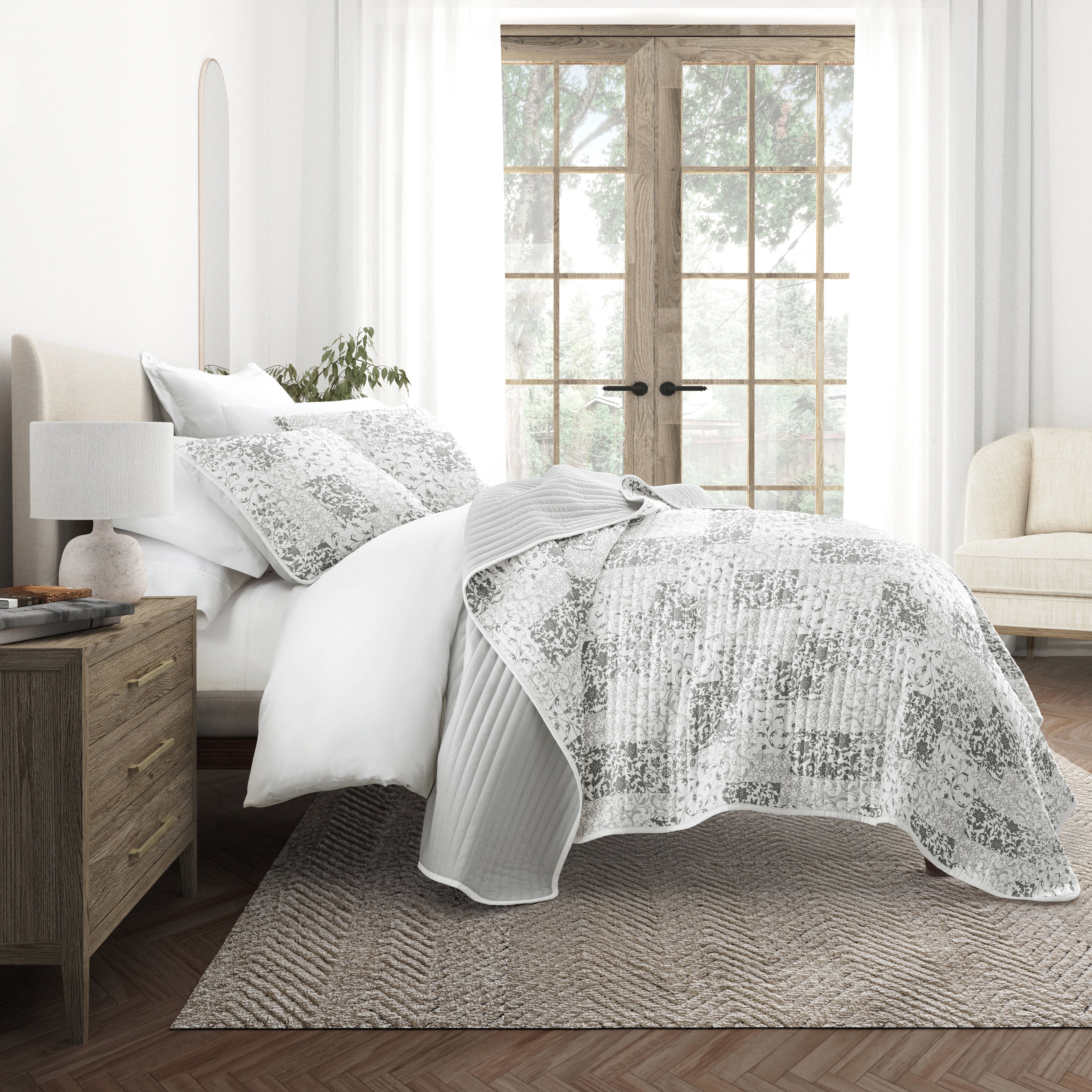 Patchwork Patterned Reversible Quilted Coverlet Set