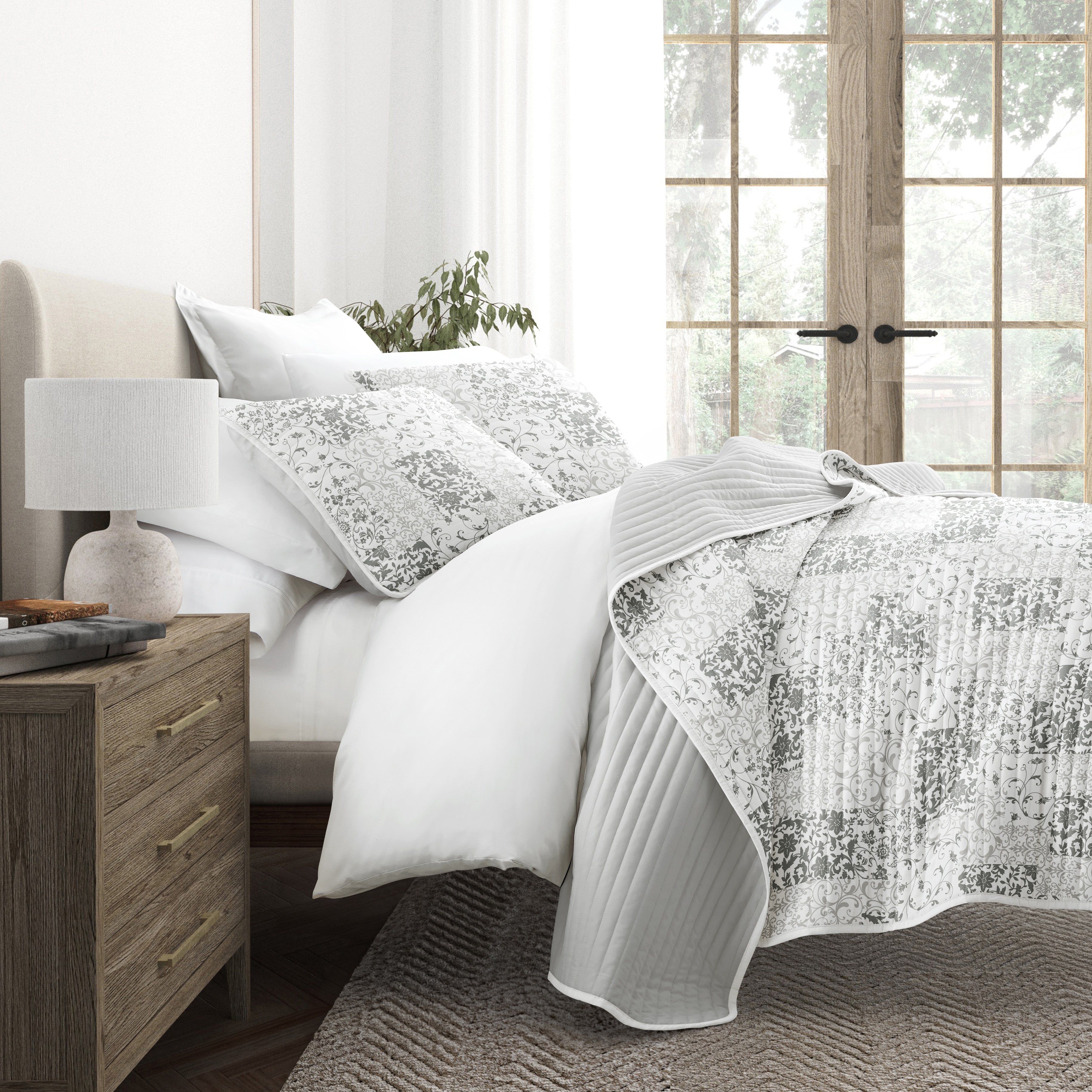 Patchwork Patterned Reversible Quilted Coverlet Set