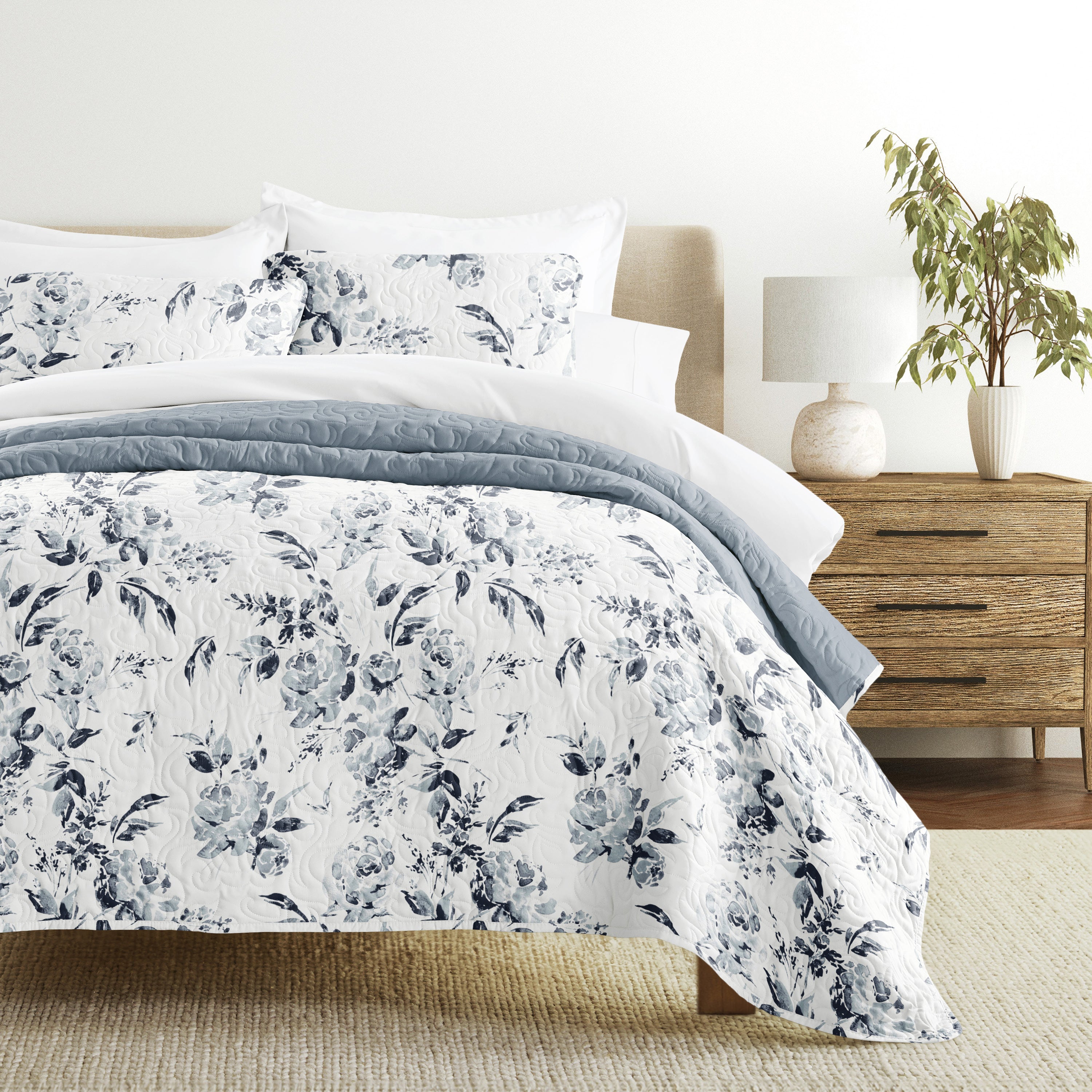 Rose Garden Patterned Quilted Coverlet Set