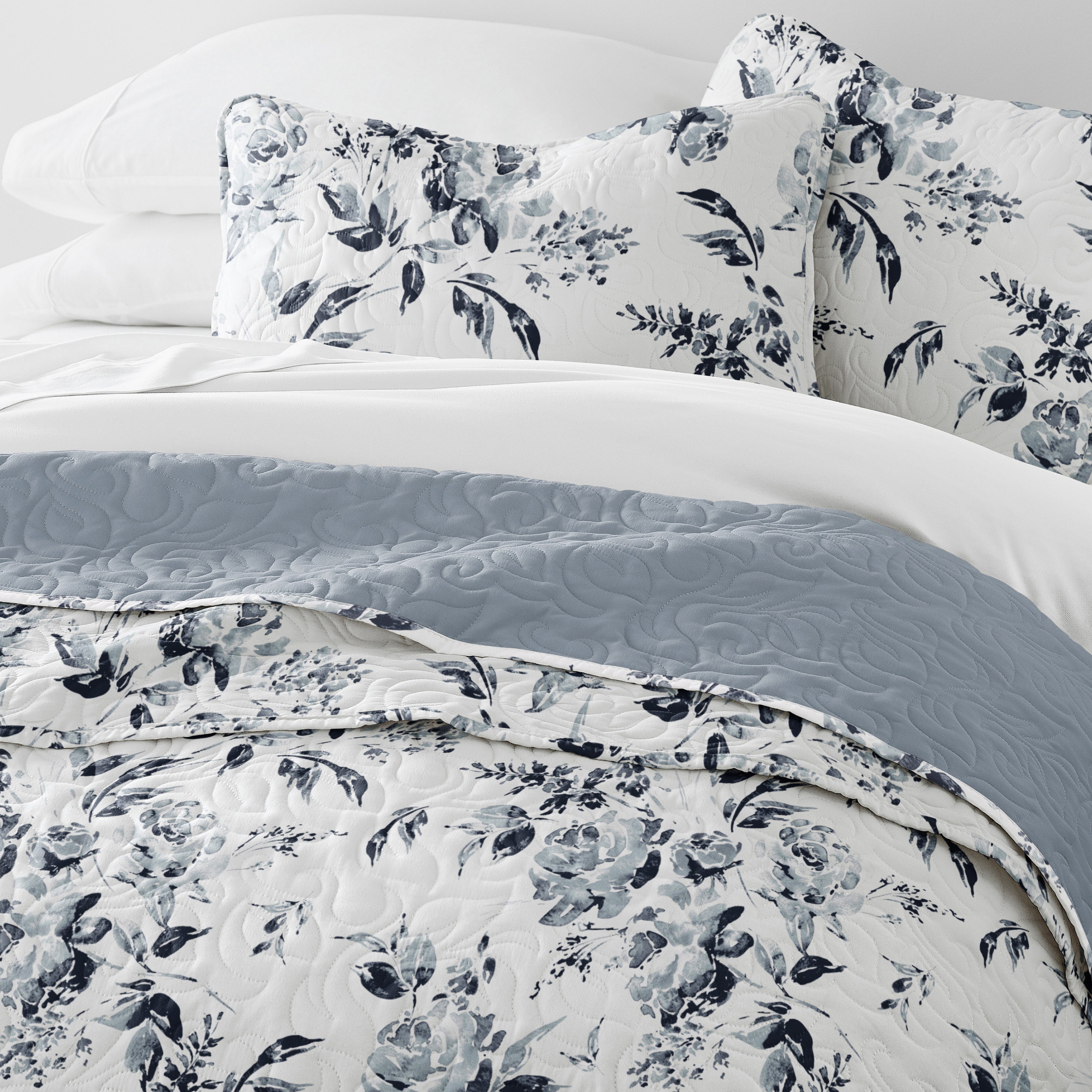 Rose Garden Patterned Quilted Coverlet Set