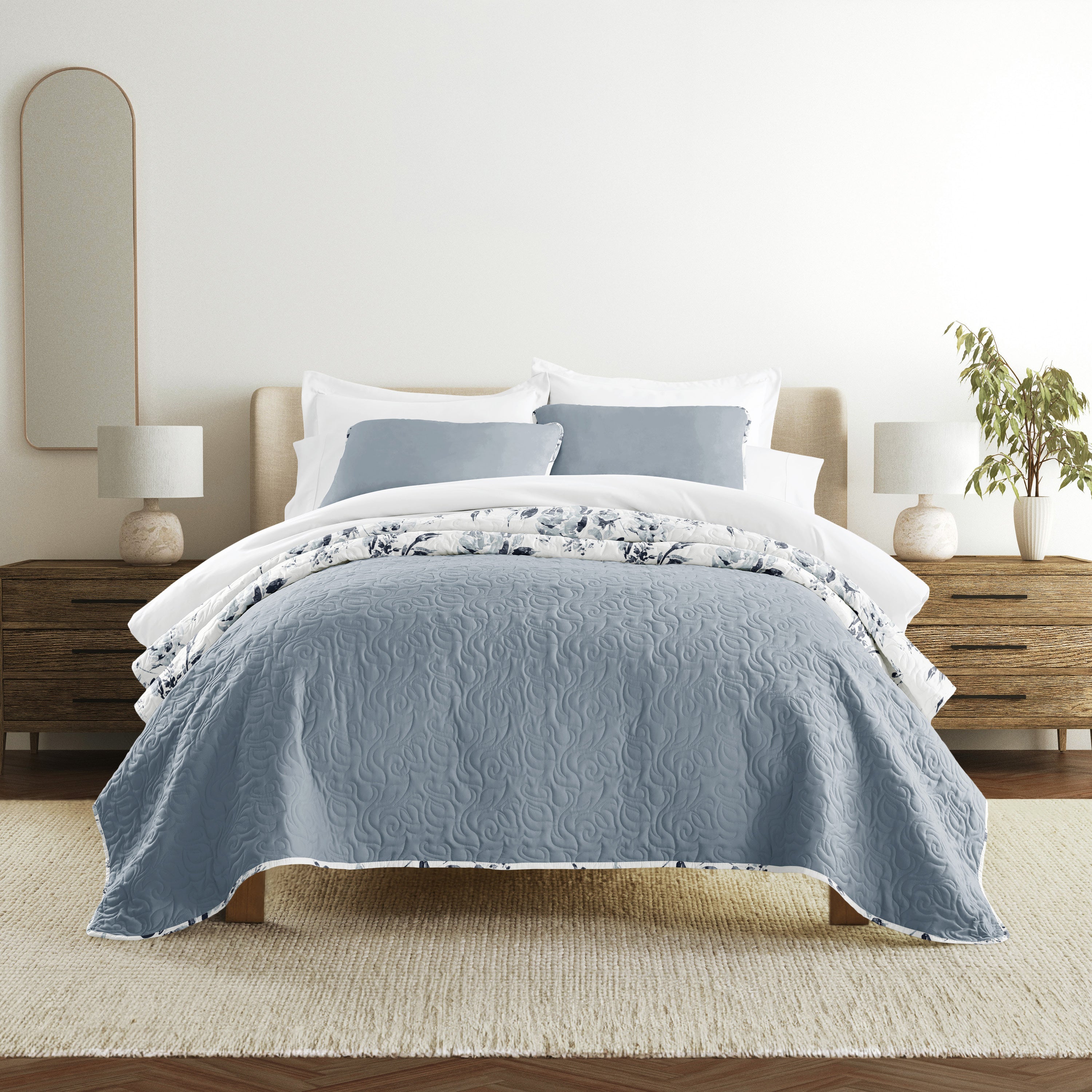 Rose Garden Patterned Quilted Coverlet Set