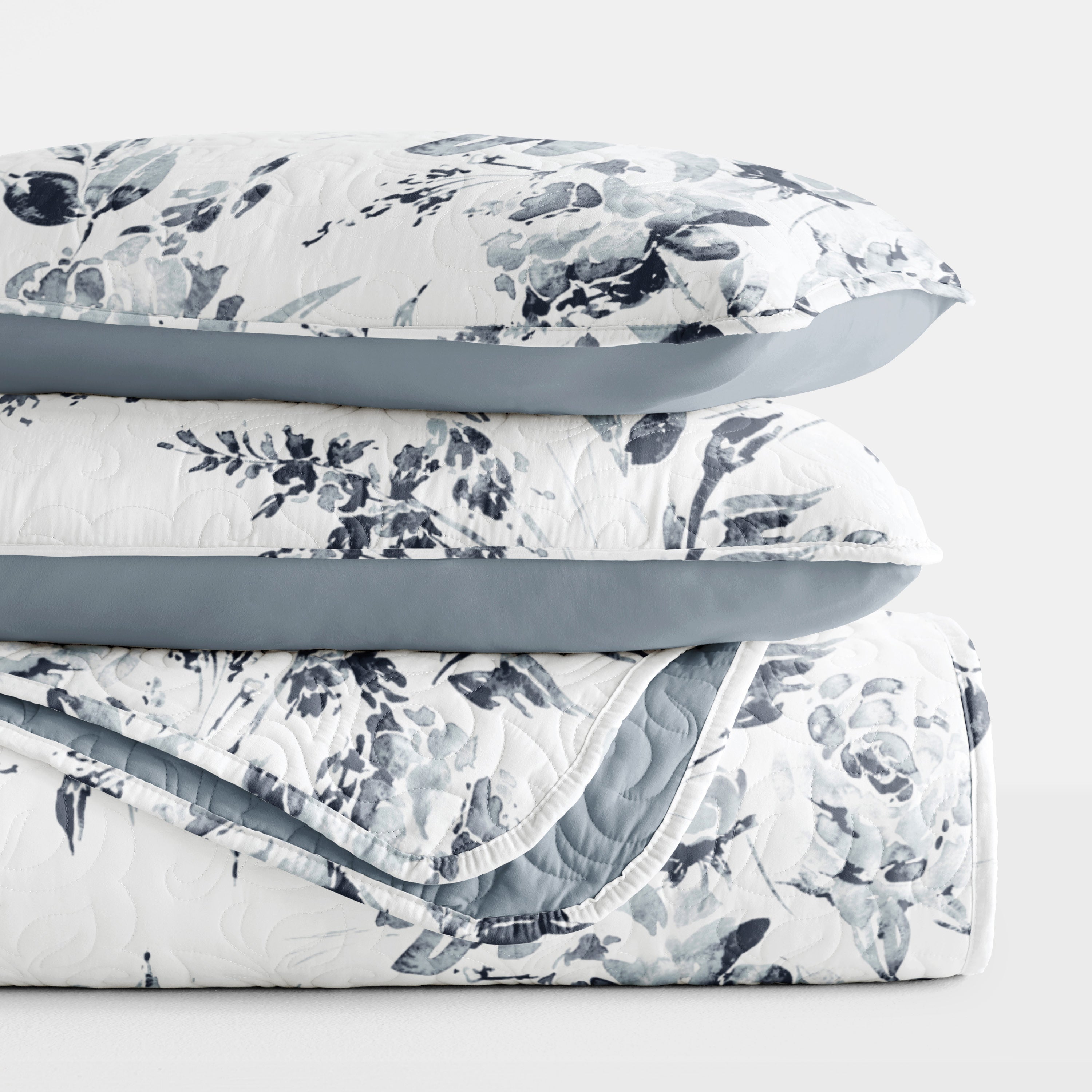 Rose Garden Patterned Quilted Coverlet Set