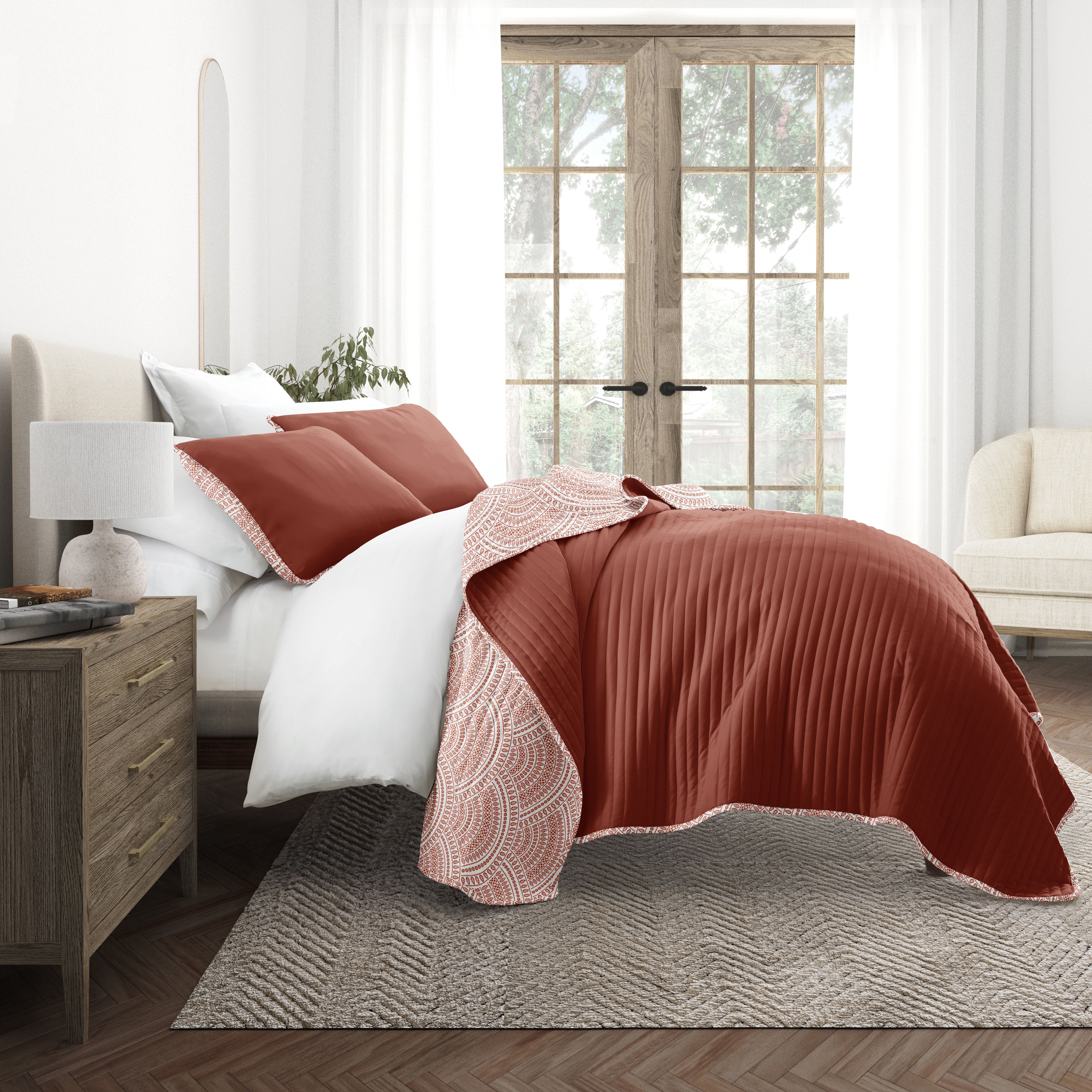 Scalloped Patterned Reversible Quilted Coverlet Set