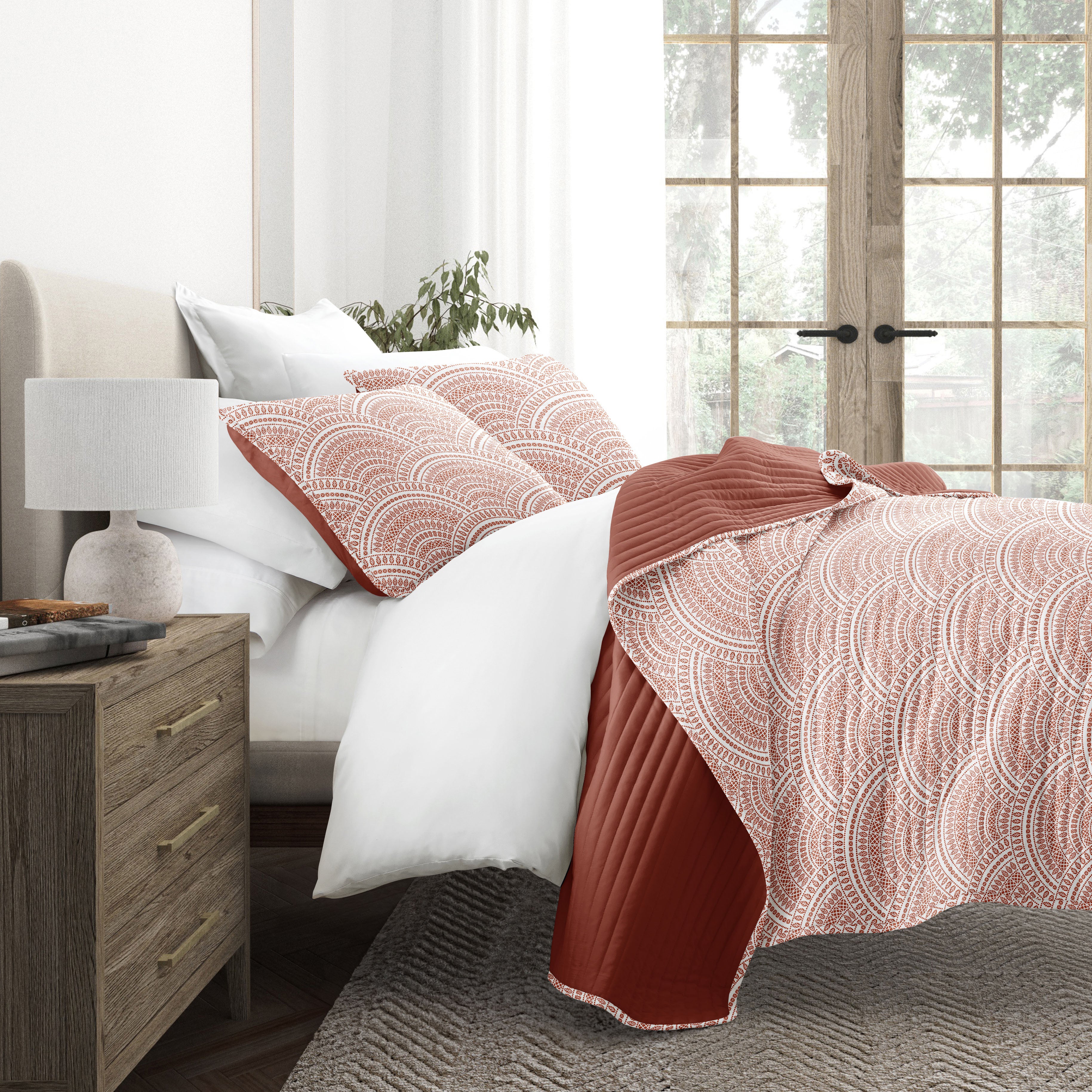 Scalloped Patterned Reversible Quilted Coverlet Set