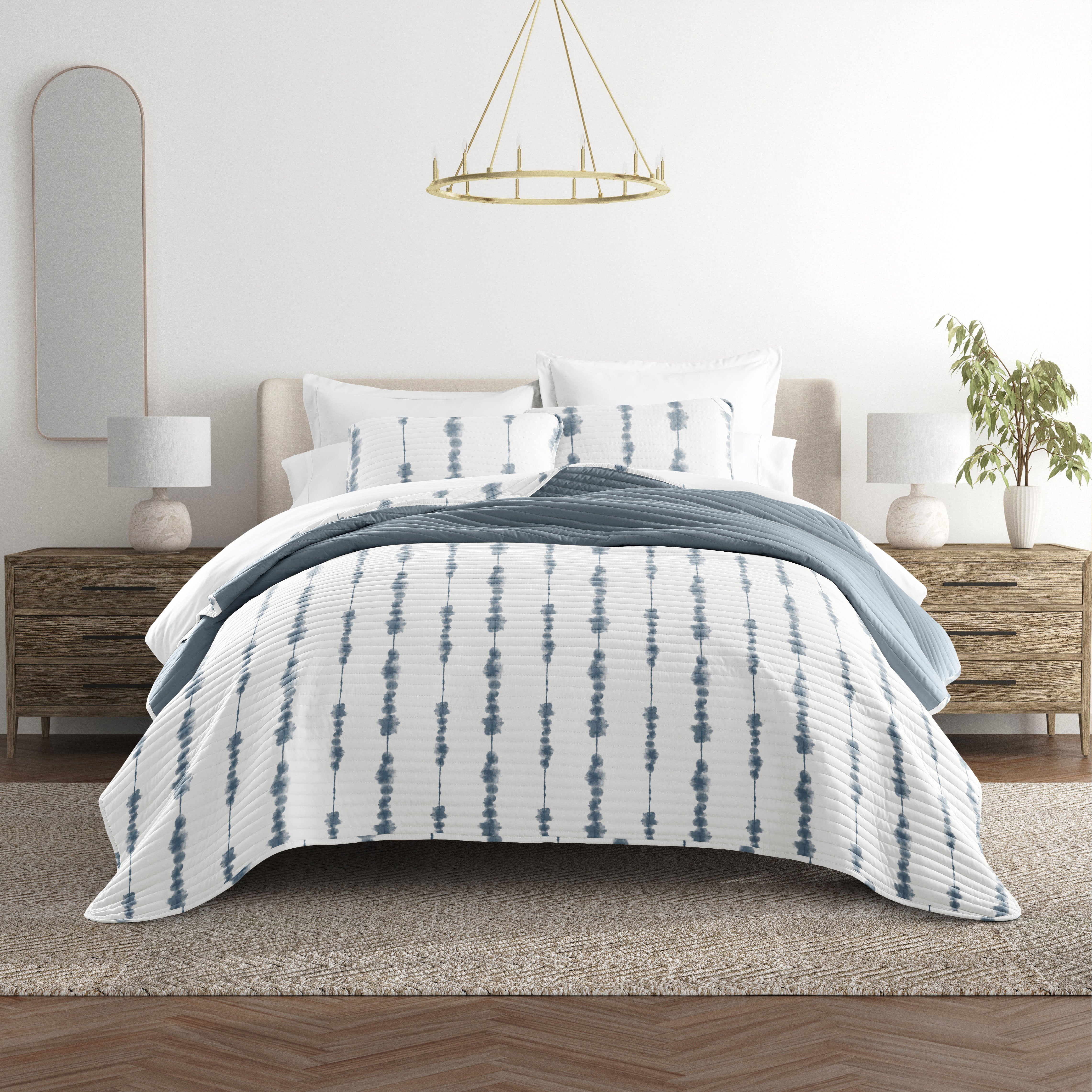 Shibori Aesthetic Patterned Reversible Quilted Coverlet Set