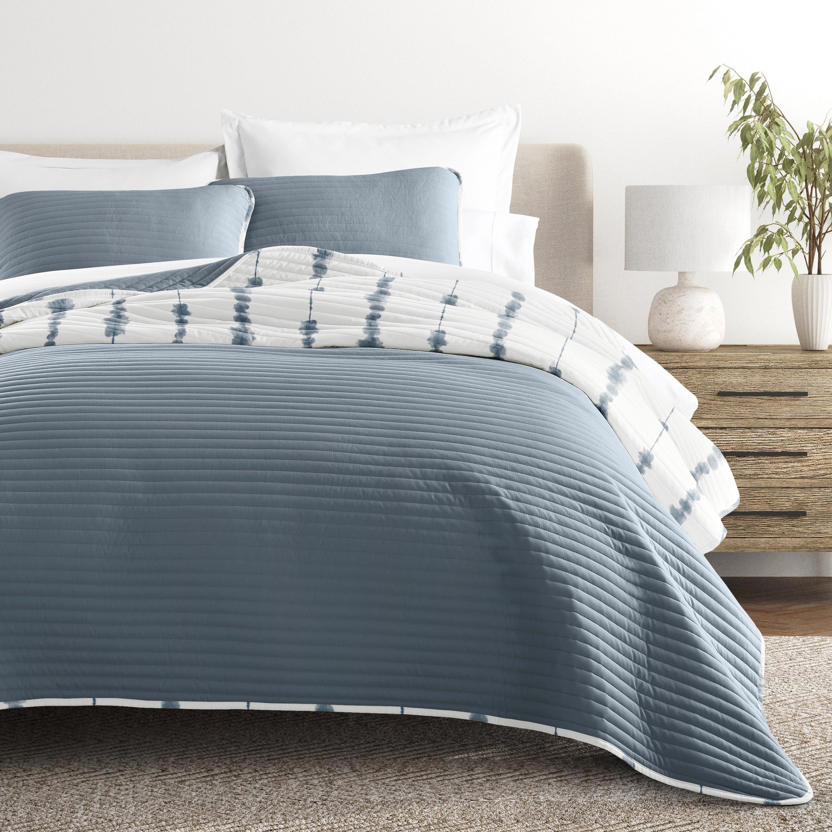 Shibori Aesthetic Patterned Reversible Quilted Coverlet Set