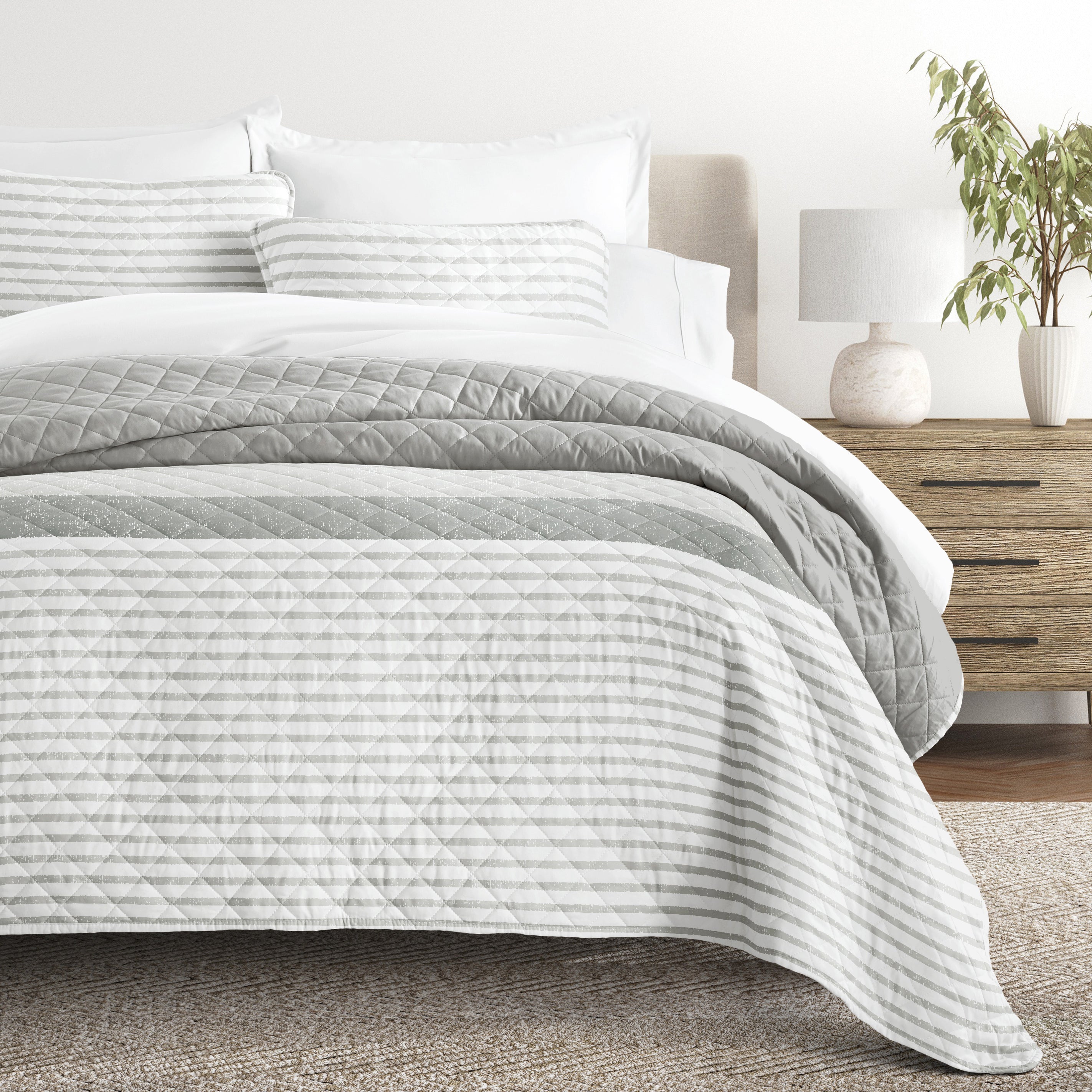Summer Stripes Patterned Reversible Quilted Coverlet Set