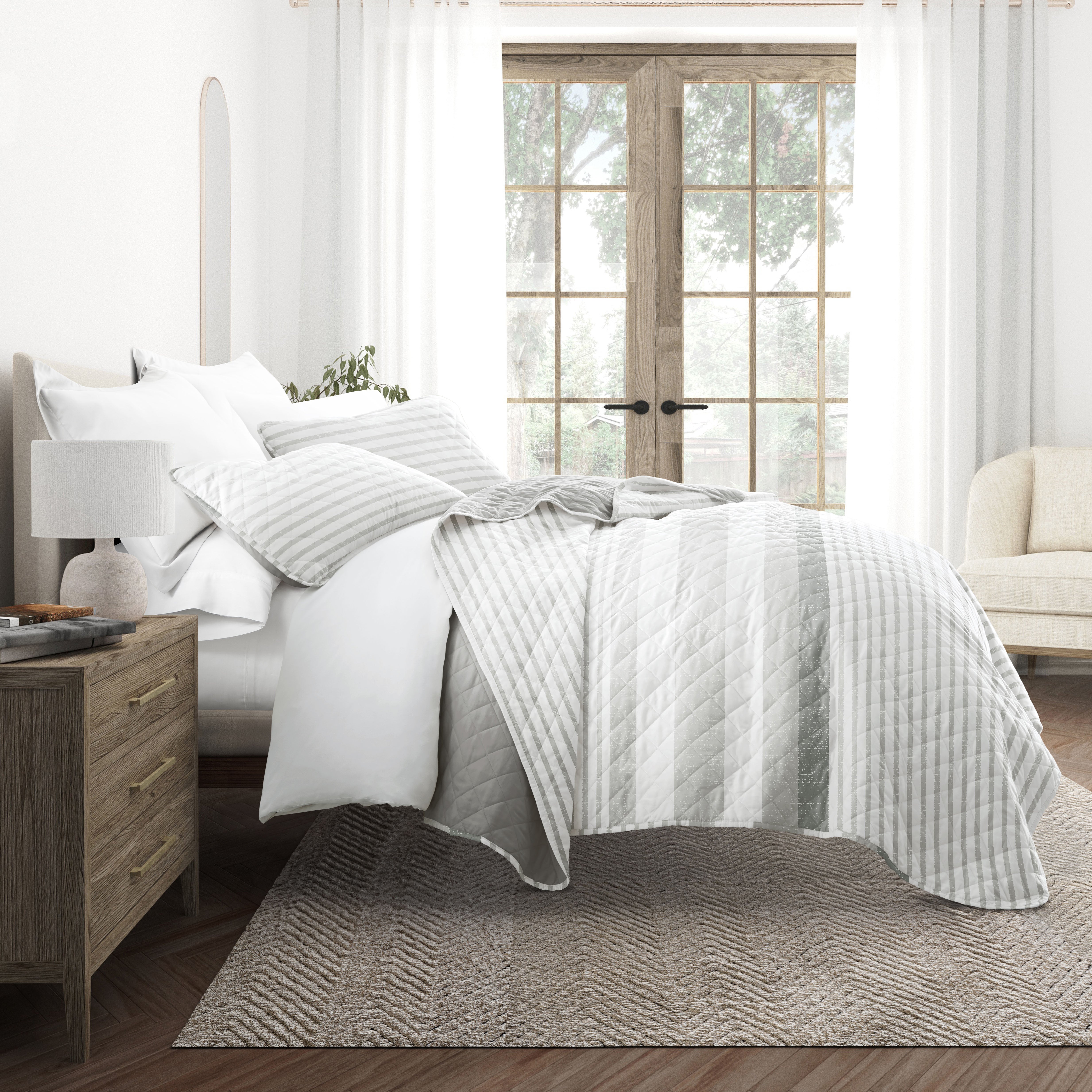 Summer Stripes Patterned Reversible Quilted Coverlet Set